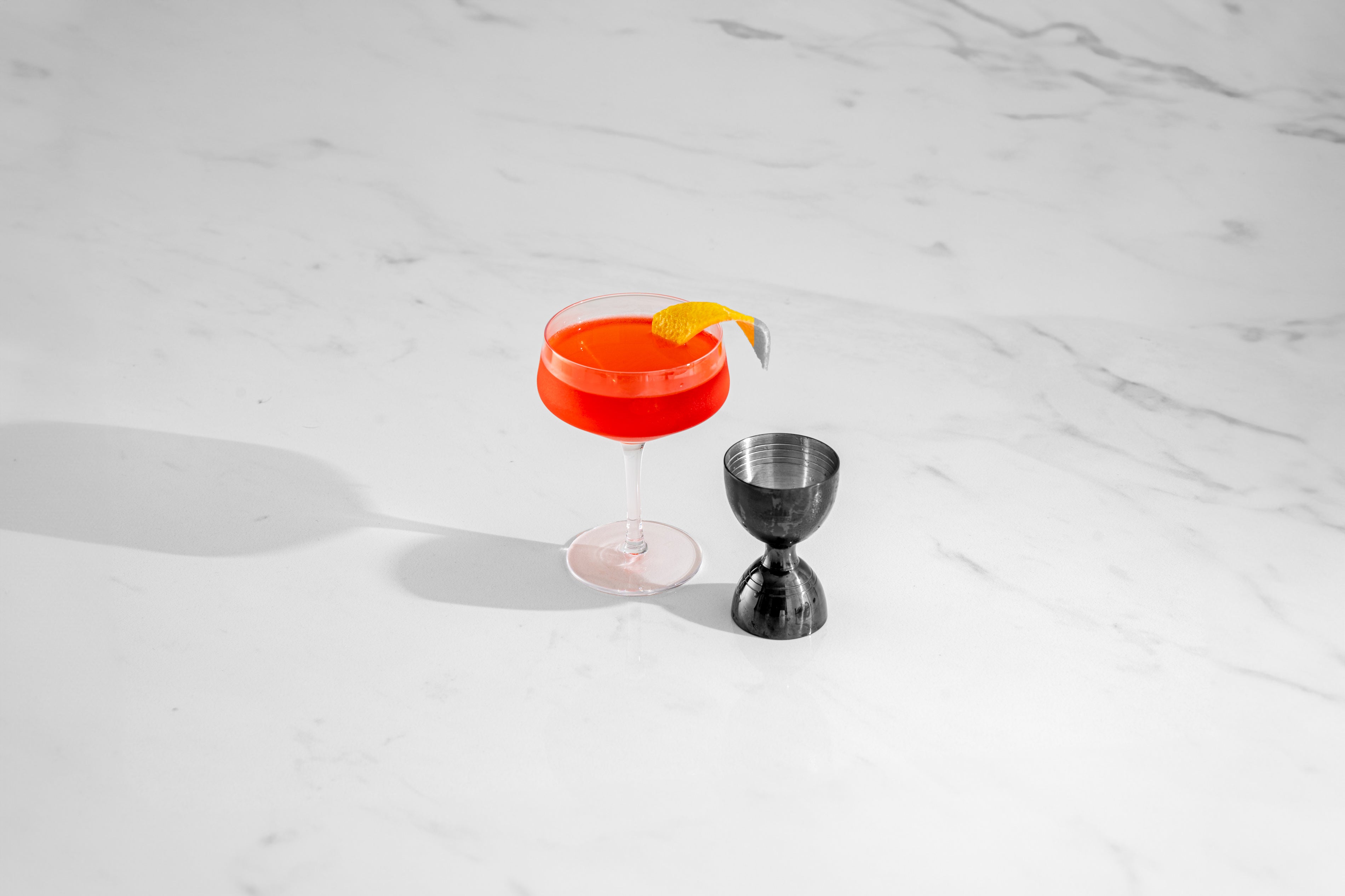 Premium Black Bell Jigger - Professional Cocktail Measuring Tool for Bartenders & Home Mixologists | Perfect for Crafting Martinis, Old Fashioned & More