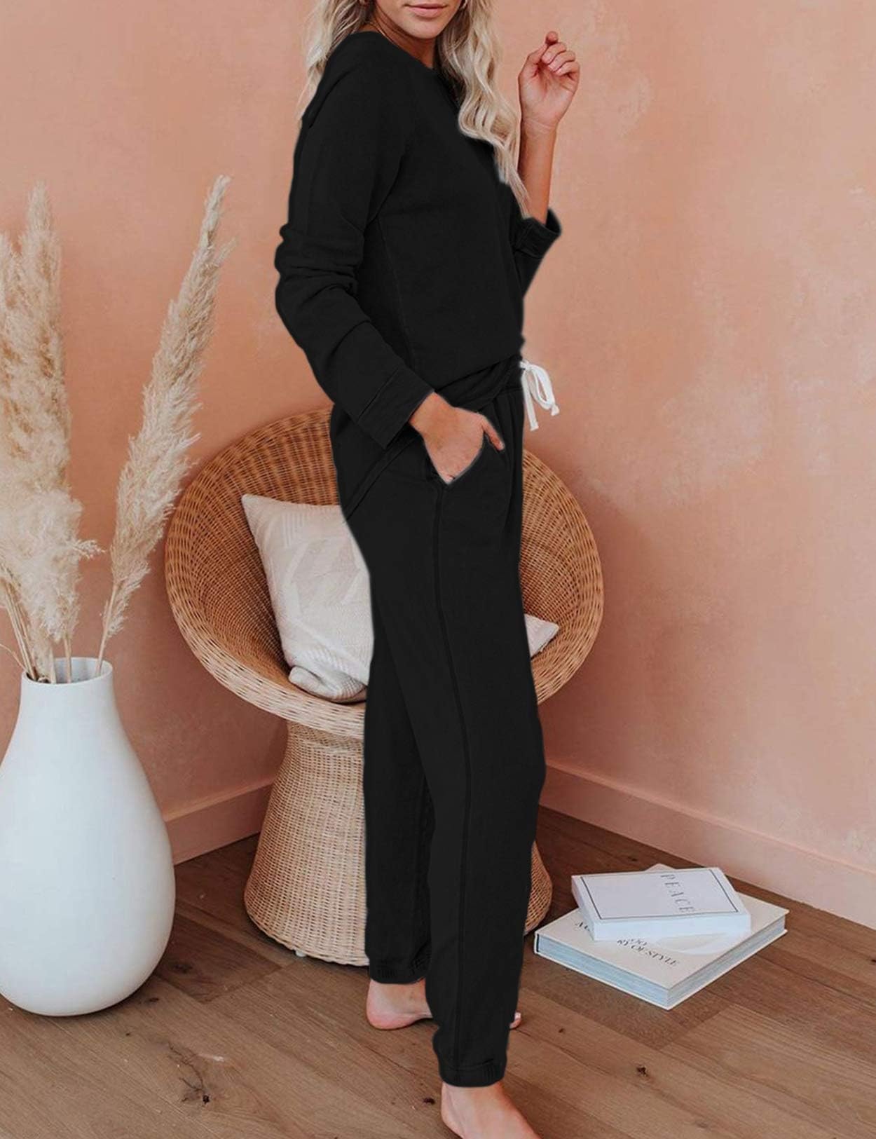 Women's 2 Piece Lounge Set - Soft Long Sleeve Tops & Comfortable Jogger Sweatpants | Cozy Loungewear & Sleepwear for Relaxing at Home, Yoga, and Casual Outings