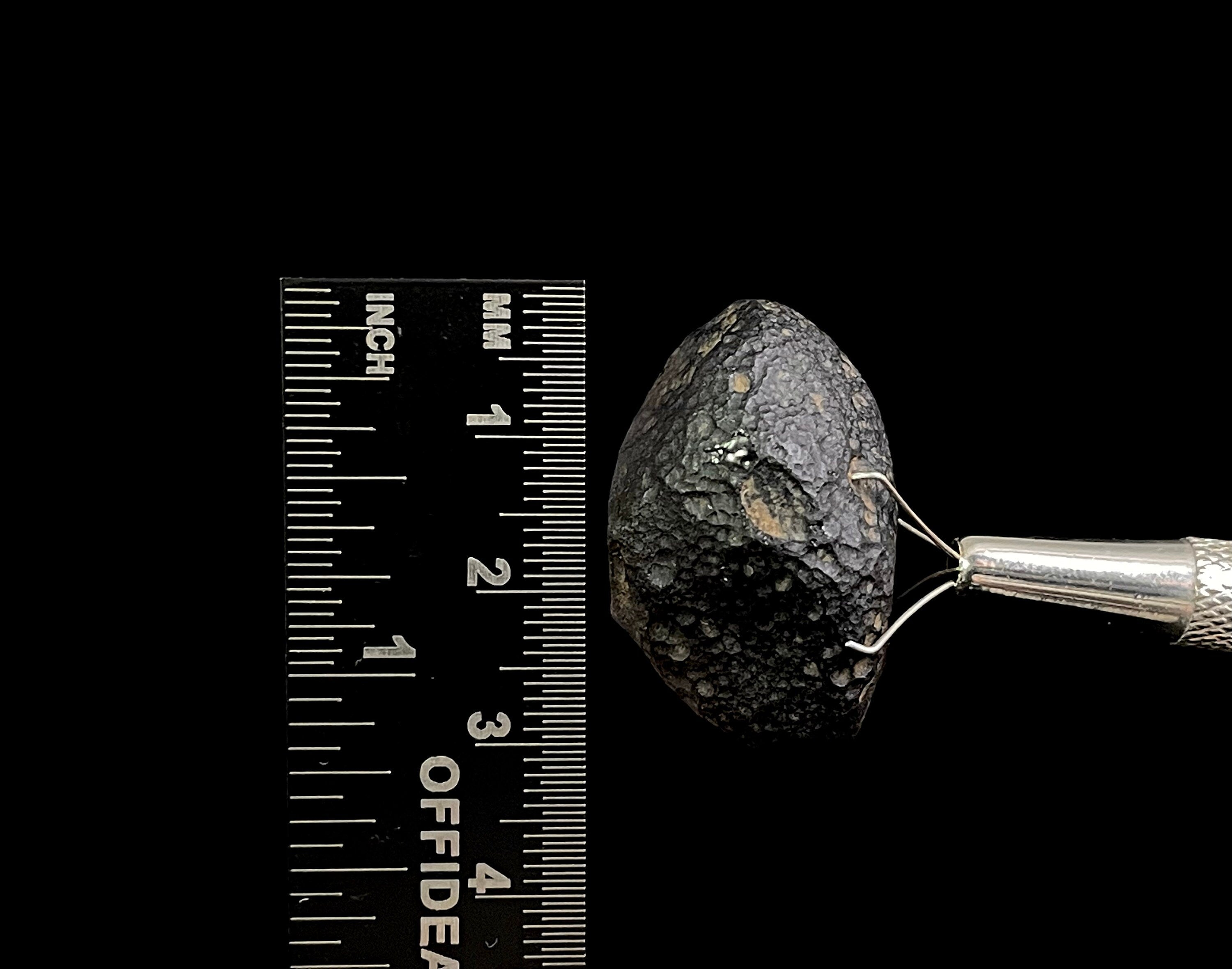 COLOMBIANITE Raw Crystal - Natural Obsidian & Tektite Stone for Gothic Home Decor, Spiritual Healing & Meditation - Perfect for Wiccan Altars, Crystal Grids & Dark Aesthetic Room Decor (45551)