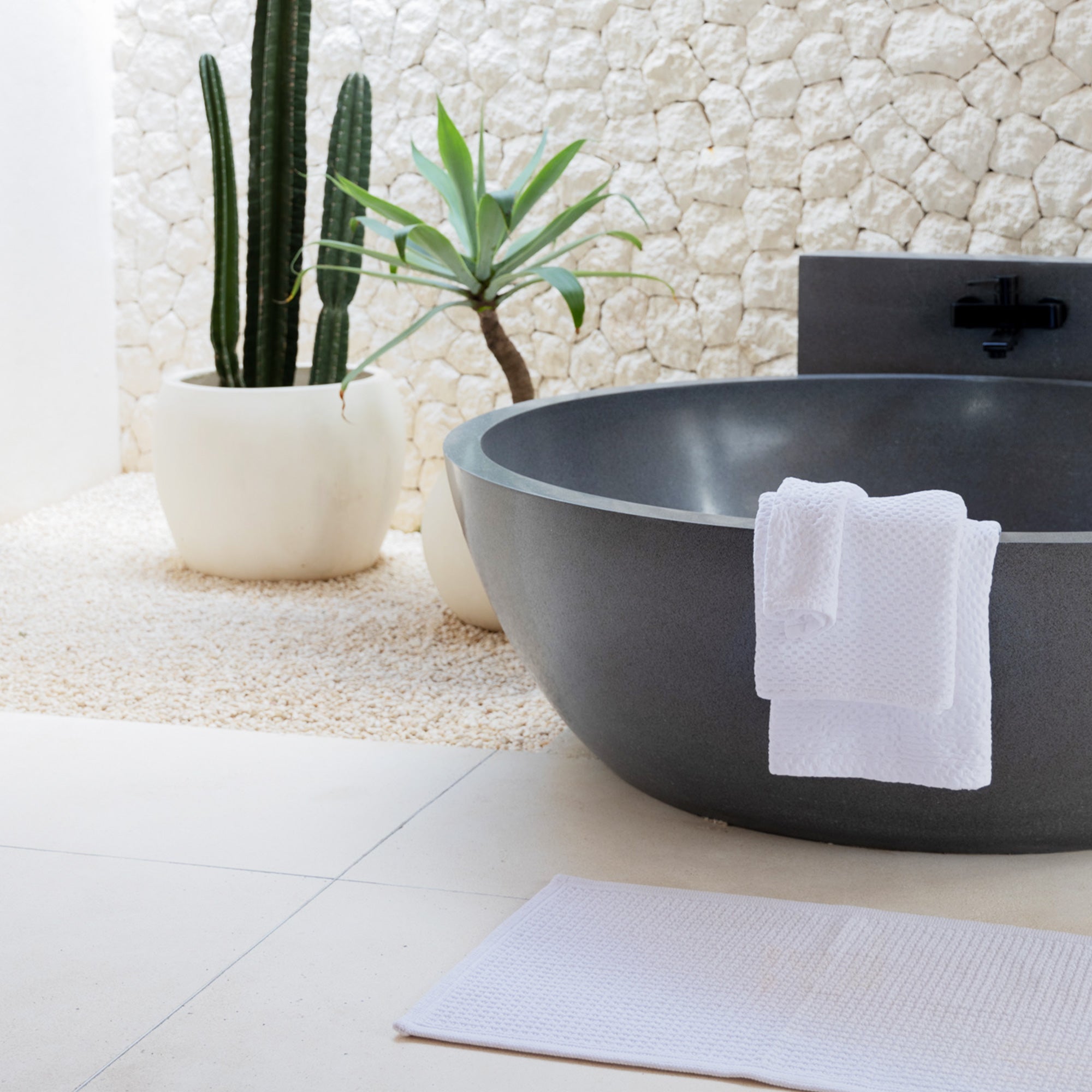 Heveya® Vegan Cotton Bath Mat - Soft, Absorbent & Eco-Friendly for Bathroom, Spa & Home Decor - Perfect for Modern & Sustainable Living