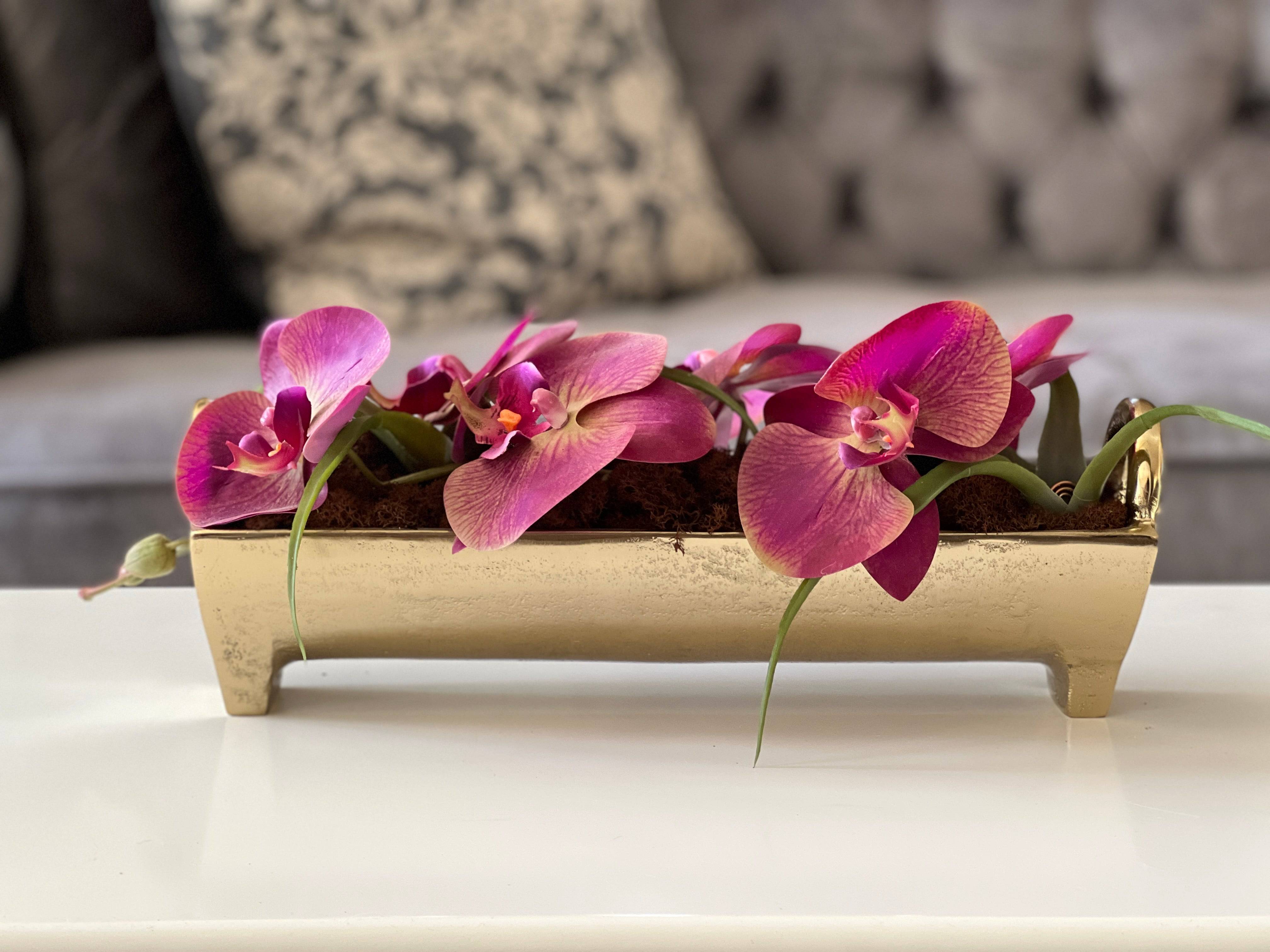 Golden Cylindrical Centerpiece - Elegant Table Decor for Weddings, Parties & Home Decor | Premium Metallic Vase for Floral Arrangements & Event Styling