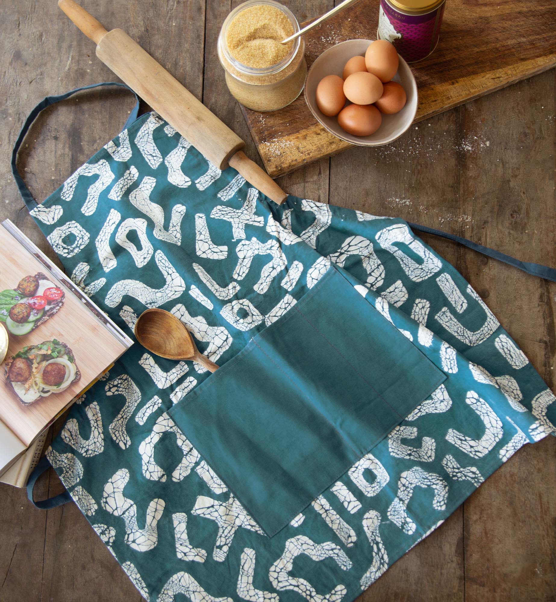 Kuba Blues Filled Teal Apron - Stylish & Durable Kitchen Apron for Cooking, Baking & Grilling - Perfect Gift for Chefs & Home Cooks