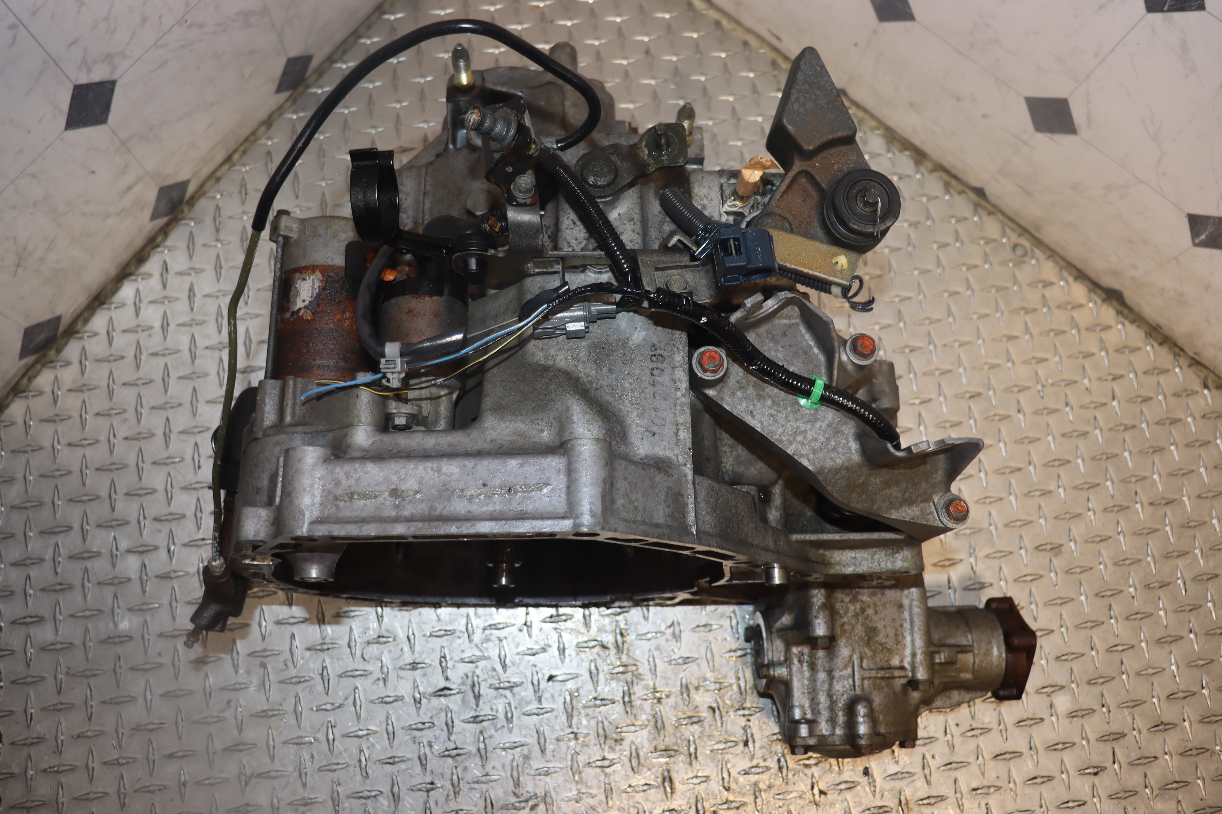 JDM B20B Manual Transmission for 1997-2001 Honda CR-V 2.0L Engine - Perfect for Honda CR-V Transmission Replacement & Performance Upgrades