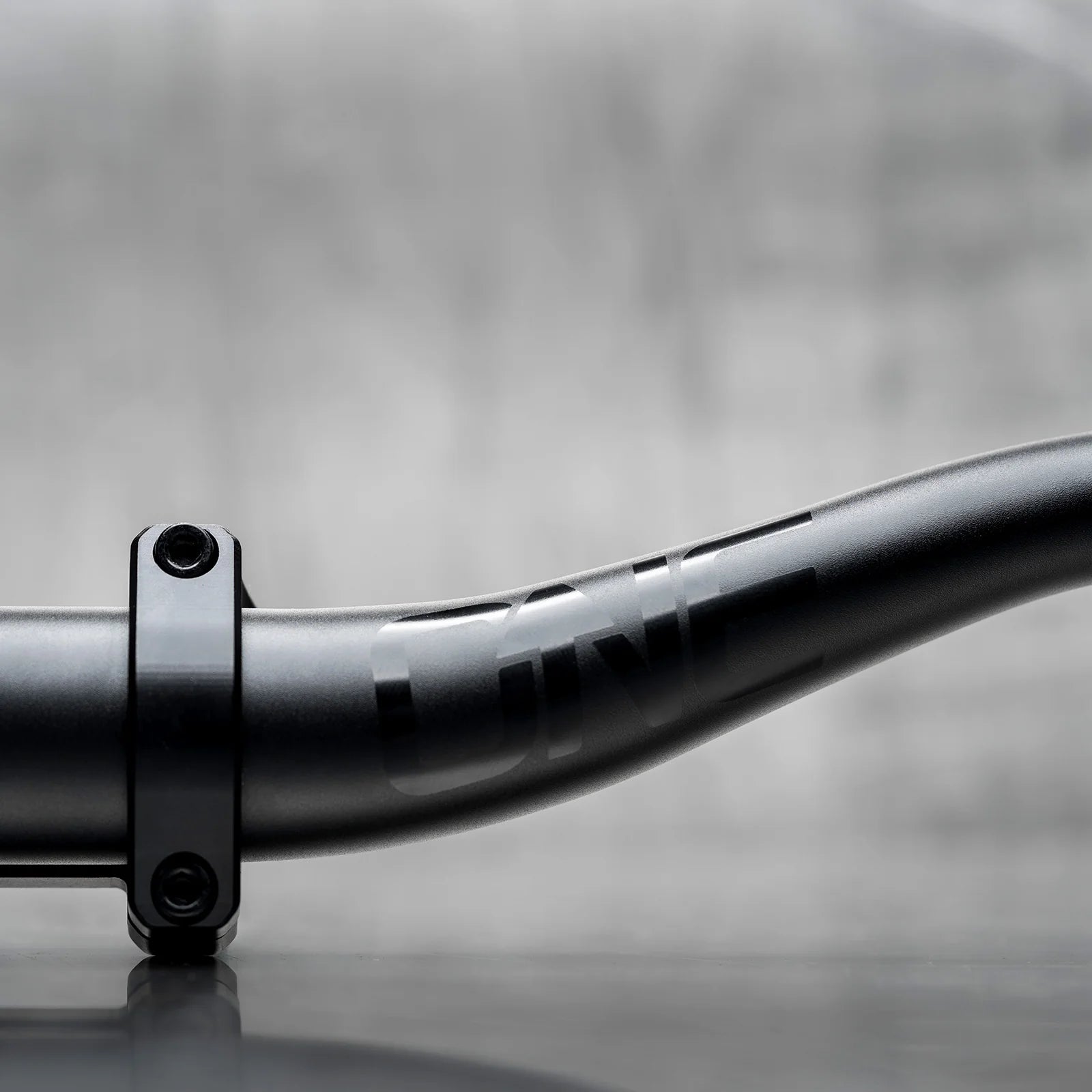 OneUp Alloy Handlebar - Lightweight & Durable Mountain Bike Handlebar for Trail & Enduro Riding - Perfect for Off-Road Adventures & Bikepacking