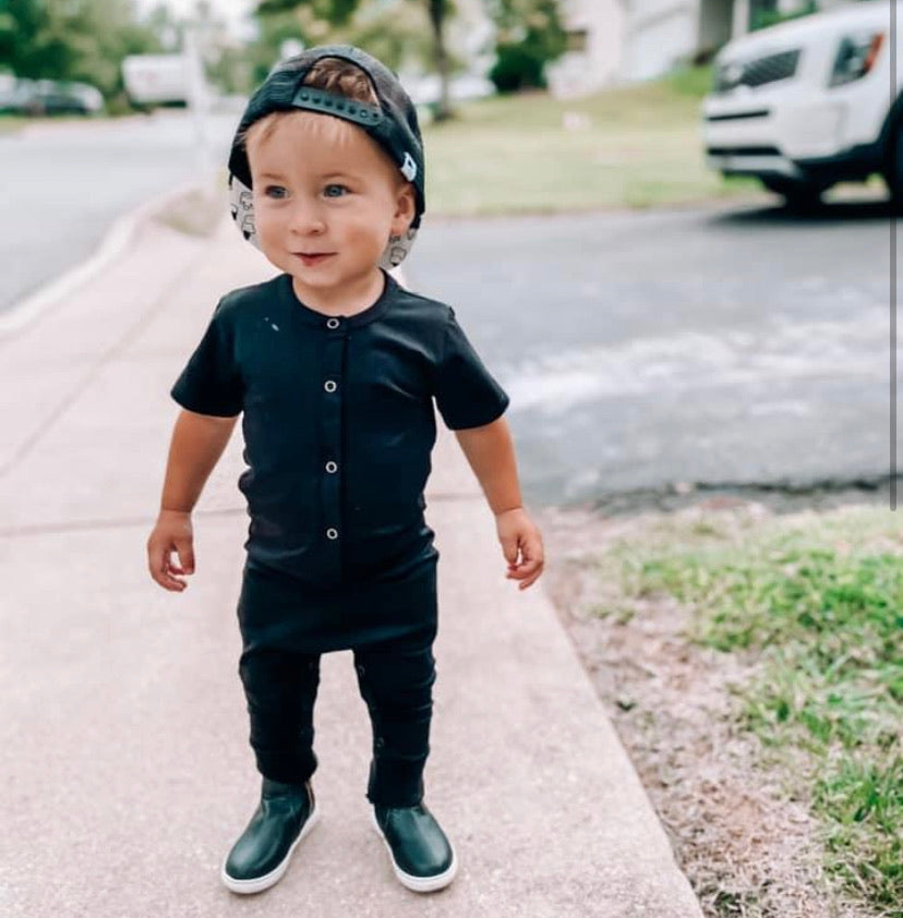 Classic Black Snap Romper for Babies - Comfortable & Stylish Outfit for Newborns, Infants, and Toddlers | Perfect for Playdates, Family Photos, and Everyday Wear