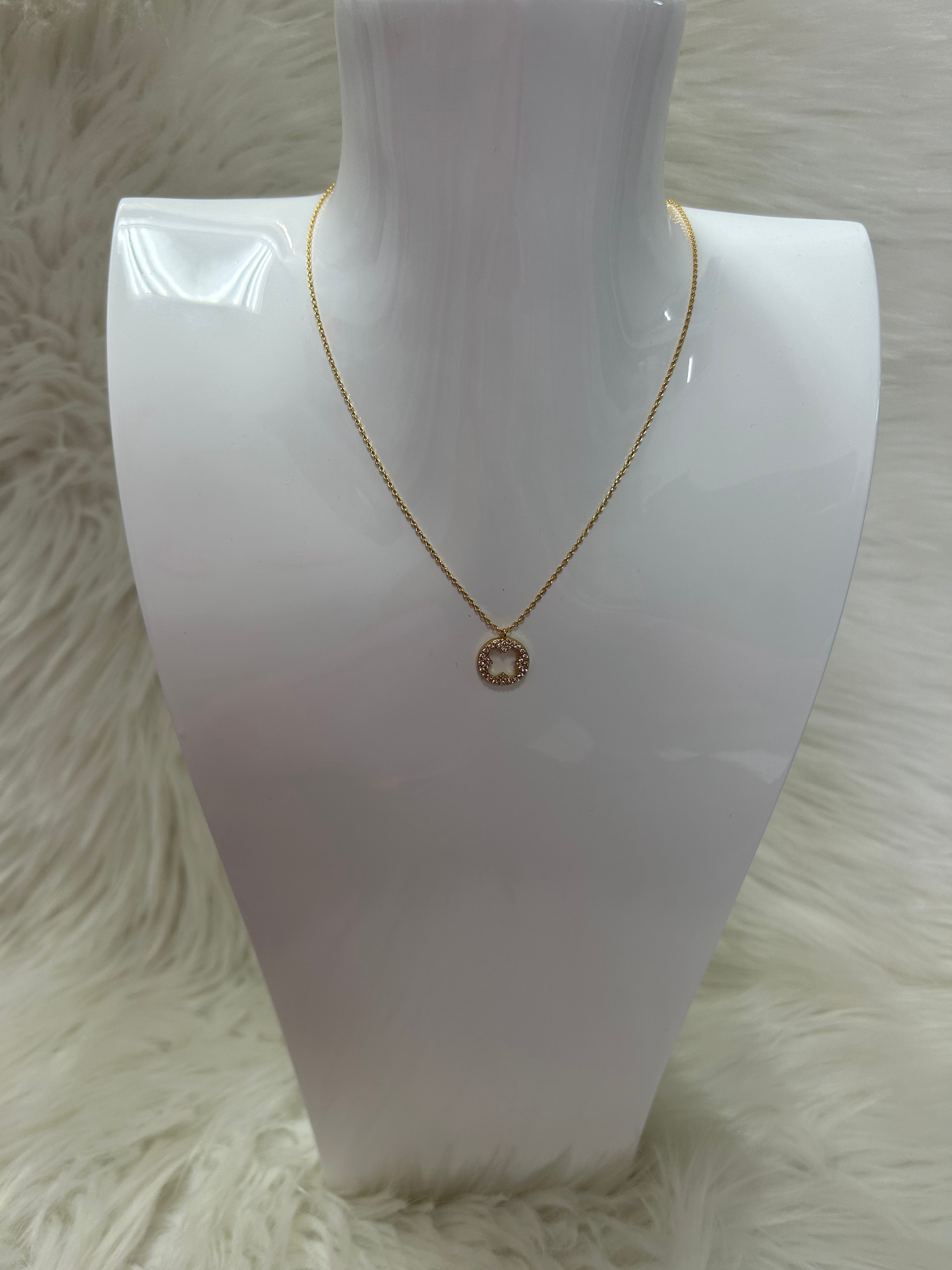 Elegant Flower Cut Out Necklace for Women - Dainty Floral Pendant Jewelry - Perfect for Weddings, Date Nights & Everyday Wear