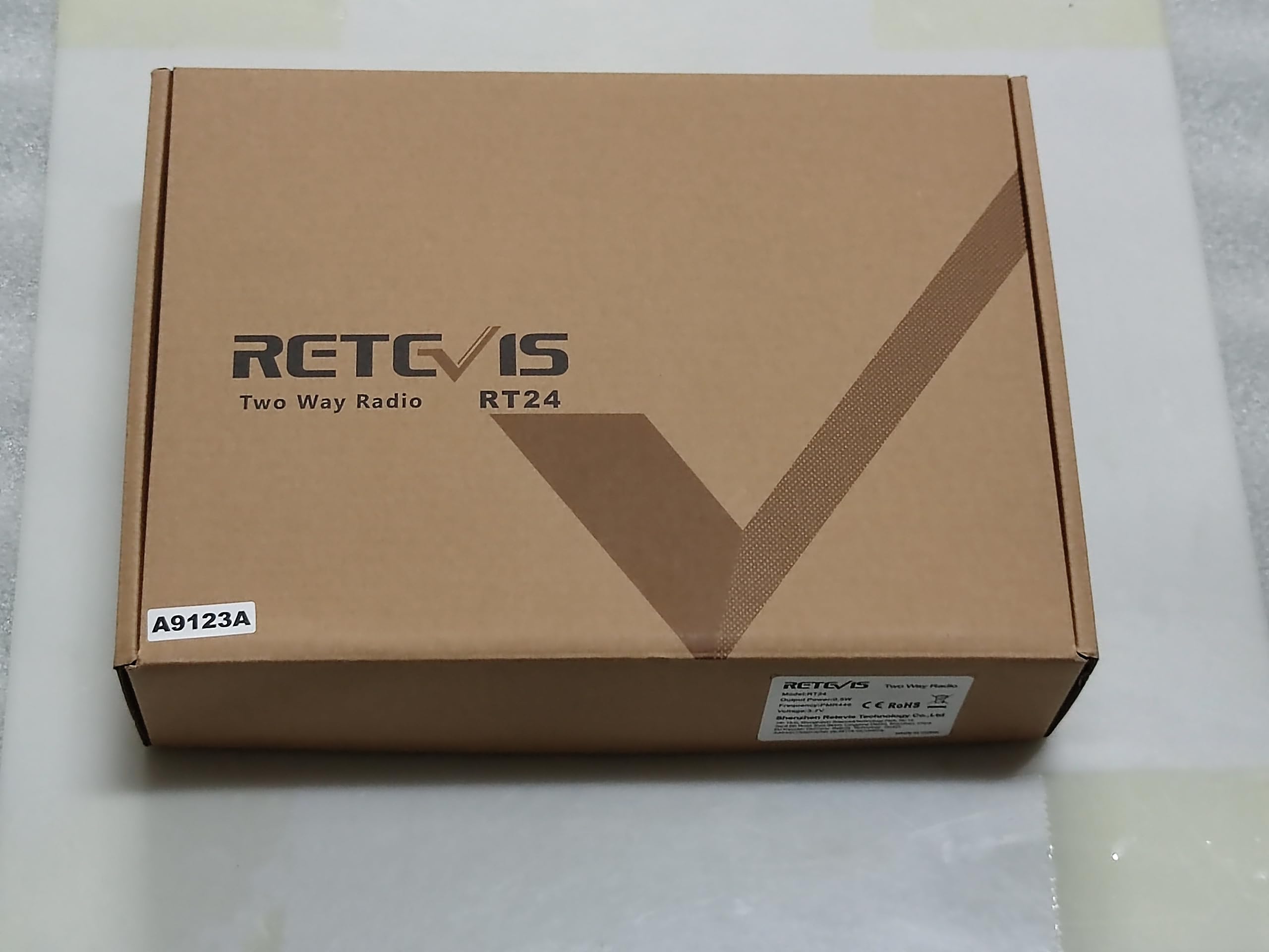 Retevis RT24 2-Way Radio Walkie Talkies - Long Range PMR446 with Loud Audio, 16 Channels & 10-Hour Battery Life - Rechargeable with USB Charging Base & 6 Earpieces (6 Pack) - Ideal for School, Retail Store, Construction & Outdoor Activities