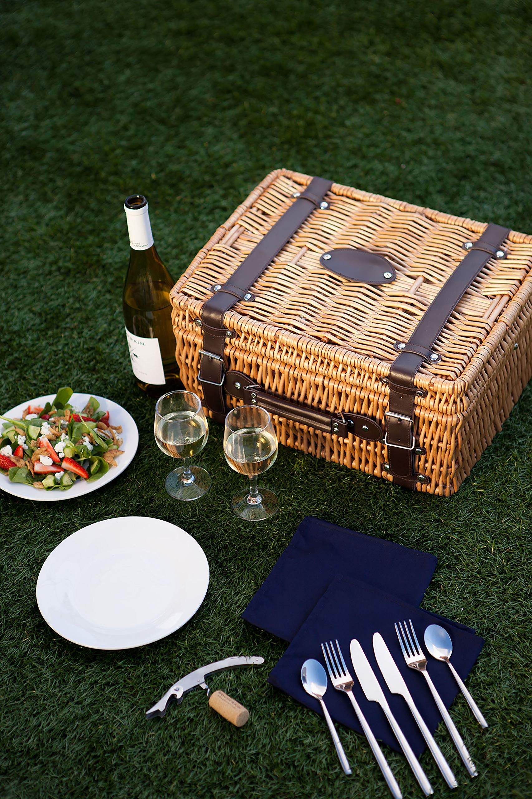 PICNIC TIME NFL Champion Picnic Basket for 2 - Wicker Picnic Basket Set with Plates, Utensils & Blanket (Black/Brown) - Perfect for Outdoor Dining, Football Tailgating & Romantic Picnics