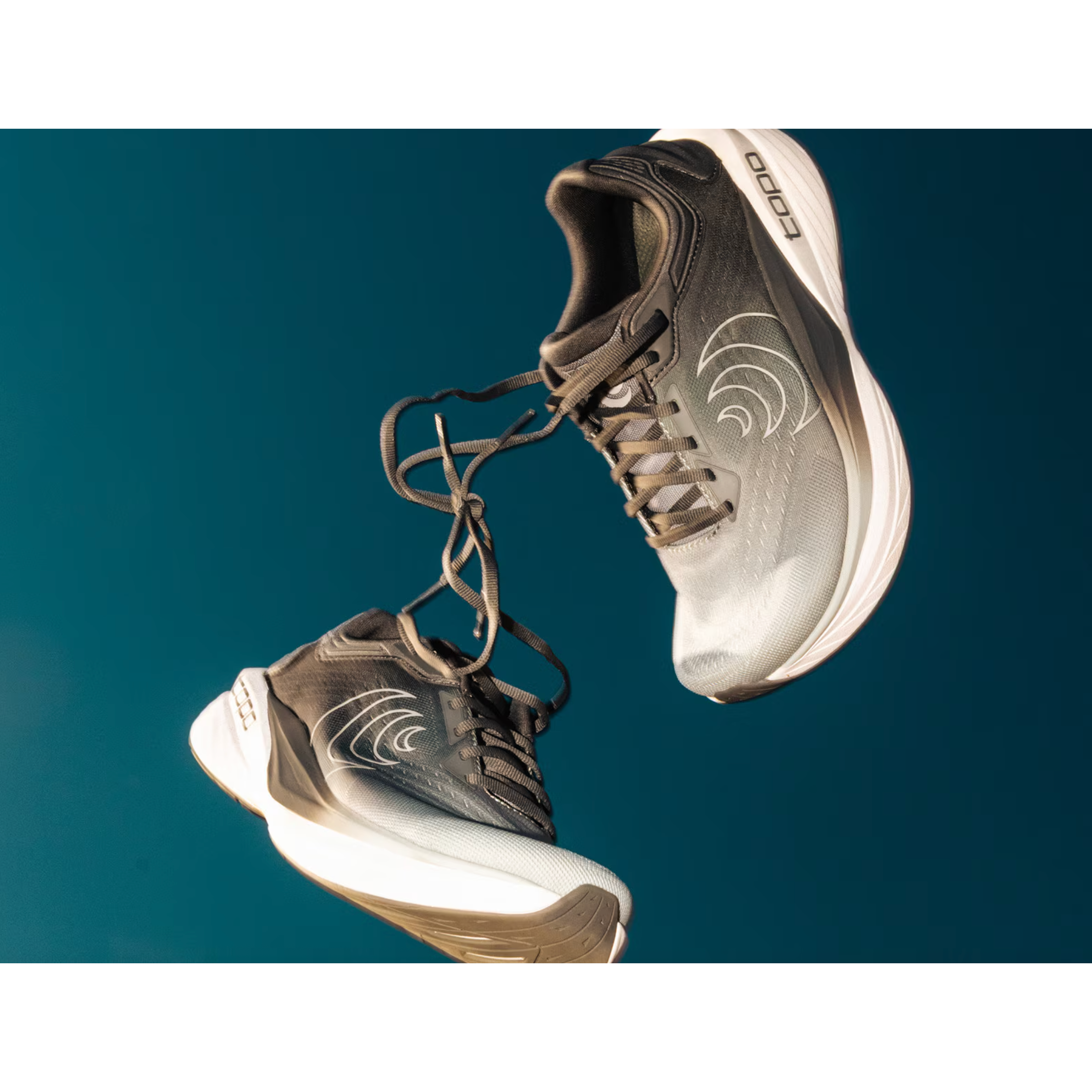 Topo Athletic Women's Phantom 4 Running Shoes - Lightweight Road Training Shoes for Women - Perfect for Marathon Training, Jogging & Gym Workouts
