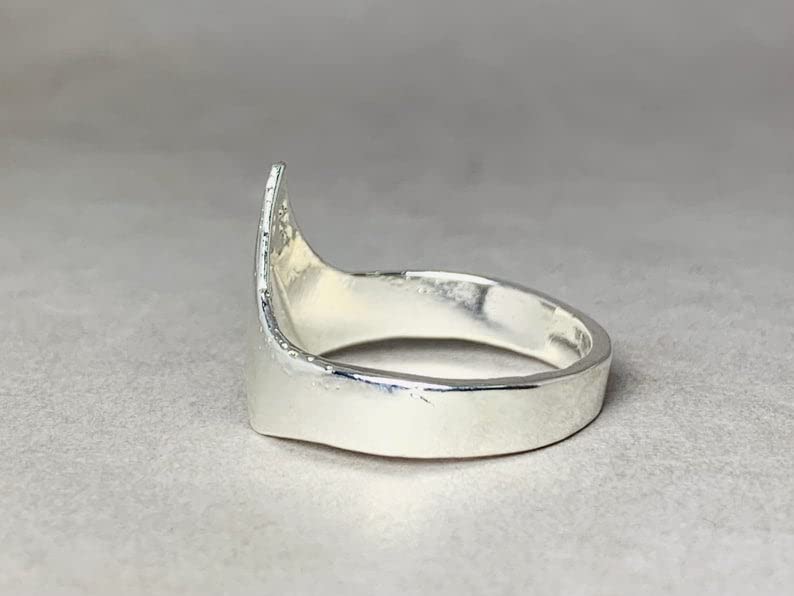925 Sterling Silver Chevron V-Shaped Ring for Women - Minimalist Modern Jewelry, Trendy Band Ring, Perfect Gift for Her - Ideal for Everyday Wear, Parties & Special Occasions