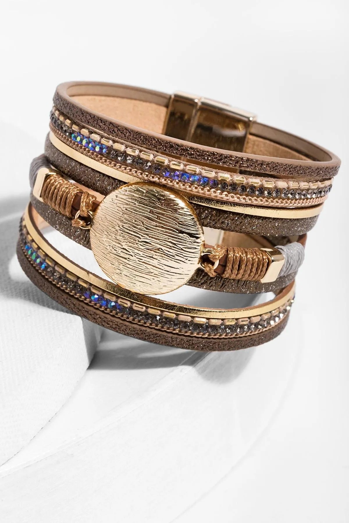 Stylish Optical Leather Bracelet for Men & Women - Trendy Adjustable Wristband for Fashion, Gifts & Everyday Wear