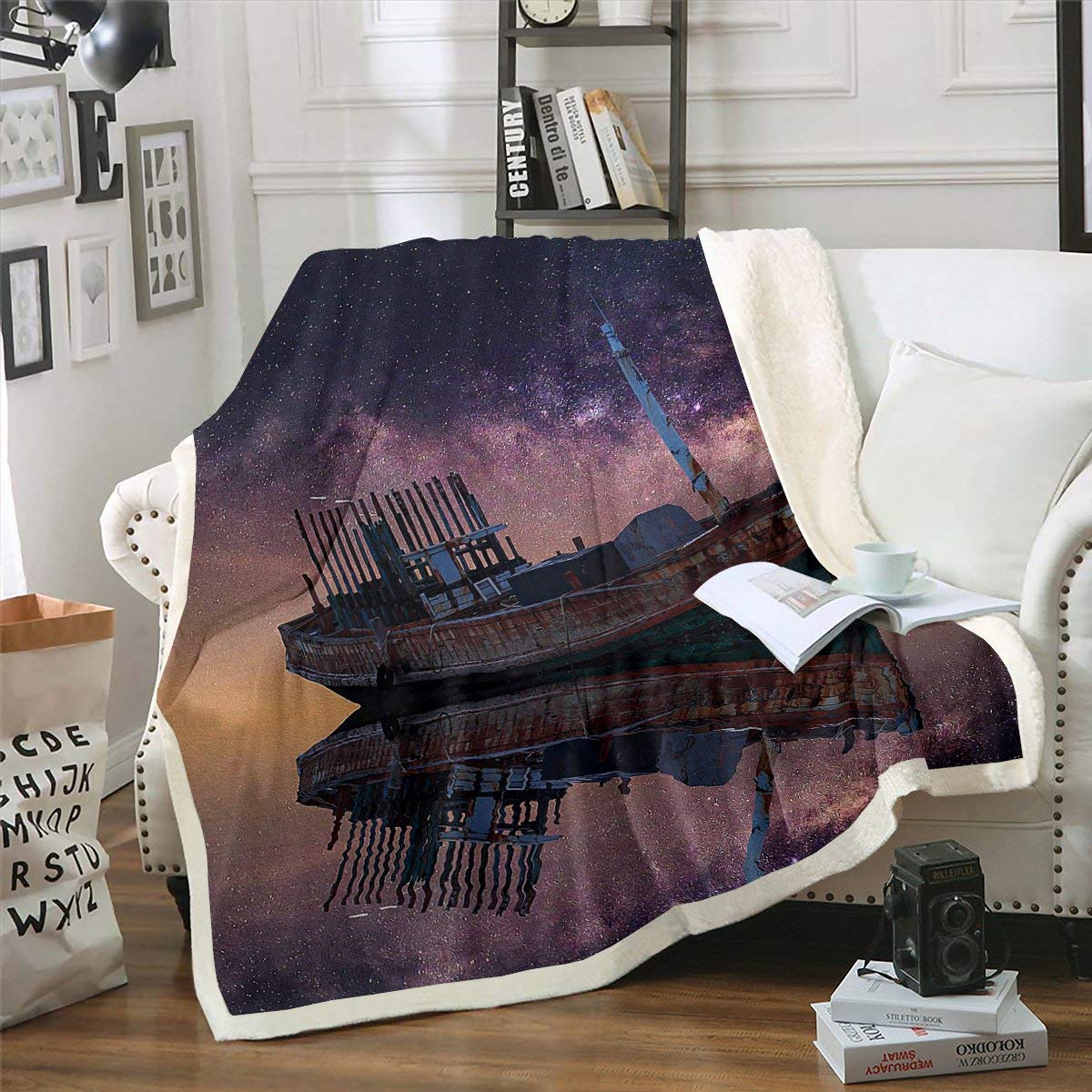 Sherpa Fleece Throw Blanket - Nautical Sailboat Compass Design, King Size 87x95 Inches - Soft Plush Blanket for Kids, Boys & Girls - Perfect for Bed, Sofa, Couch - Ocean Themed Decor for Cozy Sea Adventure & Galaxy Bedroom Style