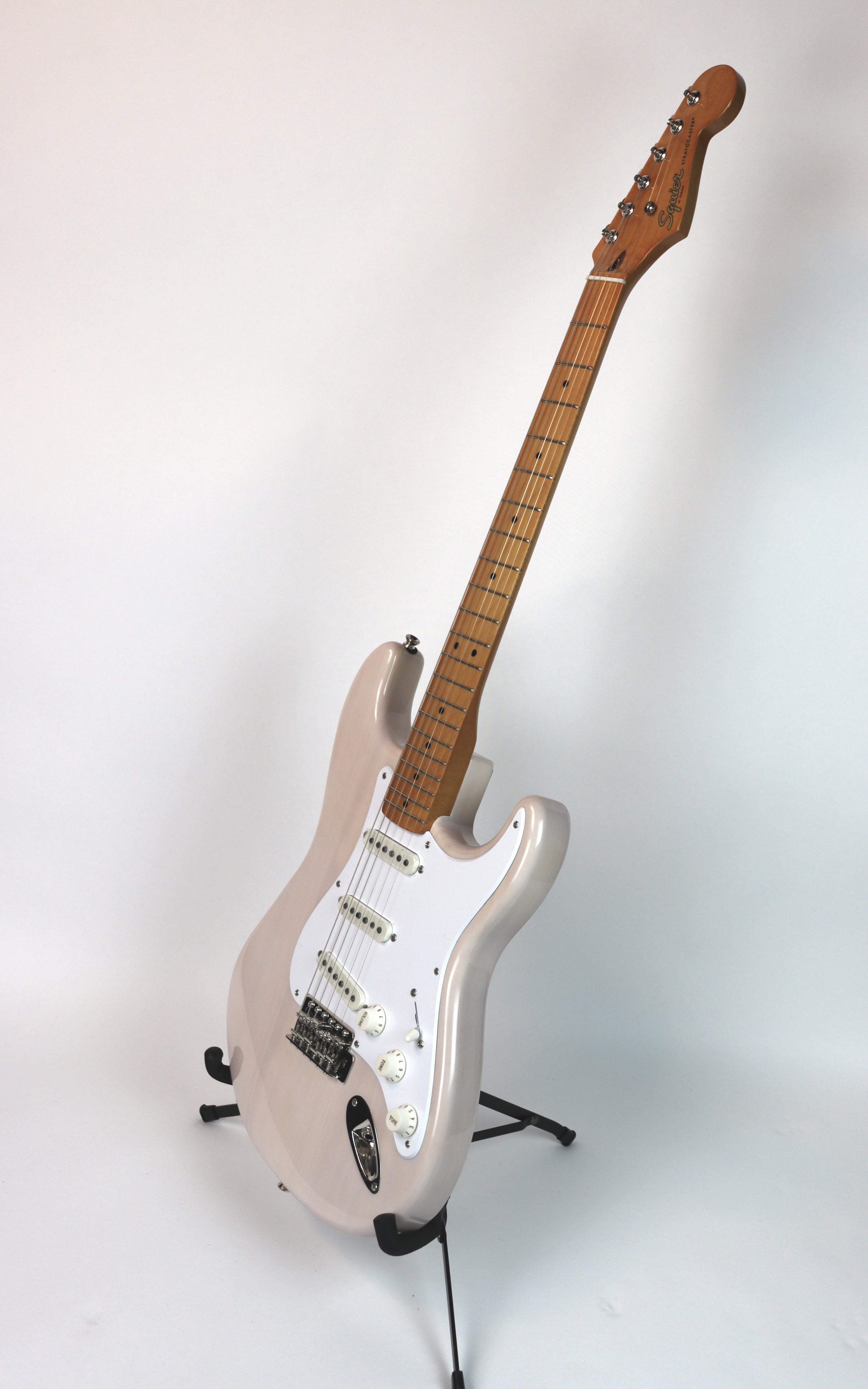 Squier Classic Vibe '50s Stratocaster Electric Guitar in White Blonde with Fender Classic Series Hardshell Tweed Case - Perfect for Beginners, Home Studio Recording & Live Performances