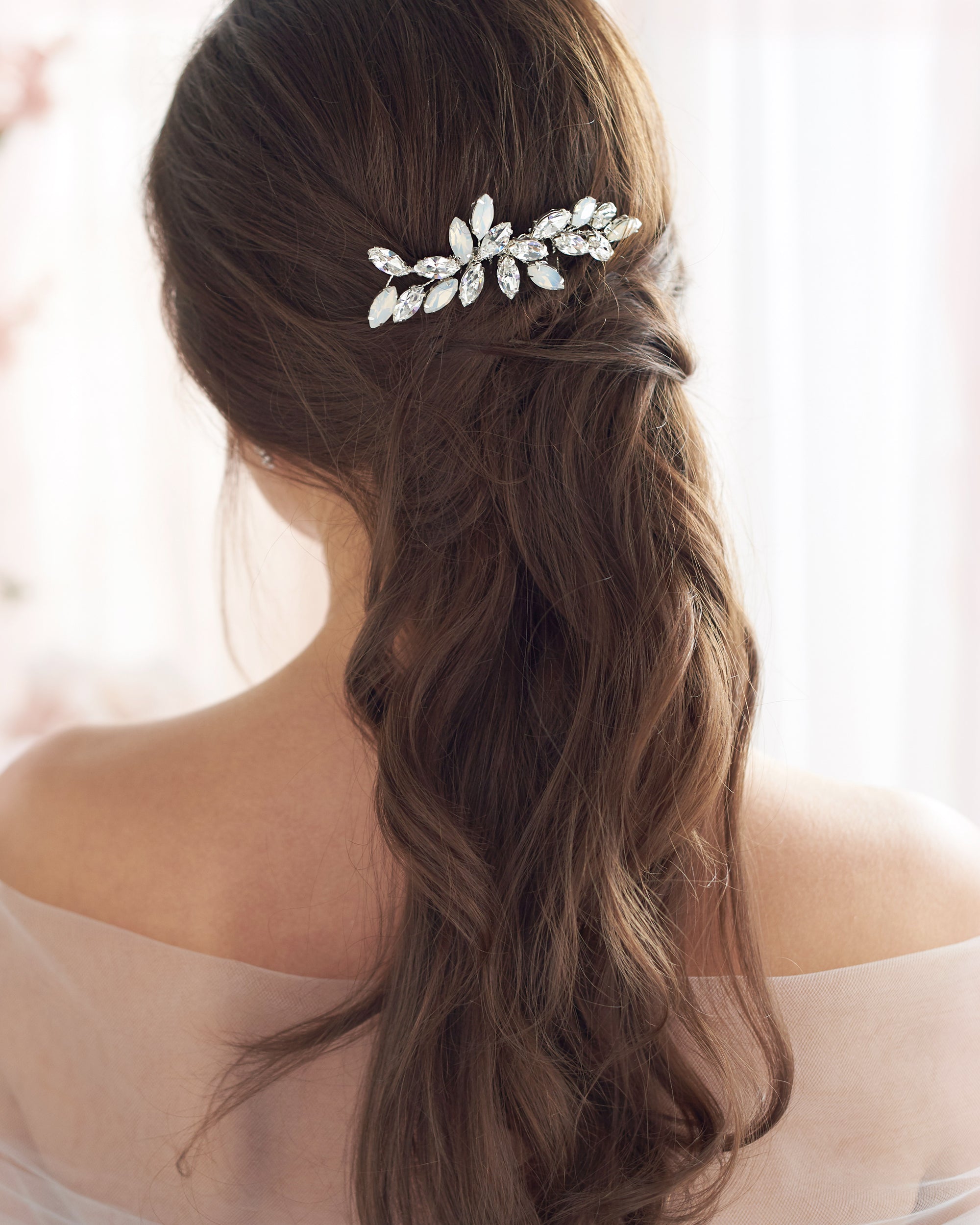 Nora Crystal Comb - Elegant Hair Styling Comb for Women, Detangling & Shine Enhancement | Perfect for Daily Use, Salon Styling & Special Occasions