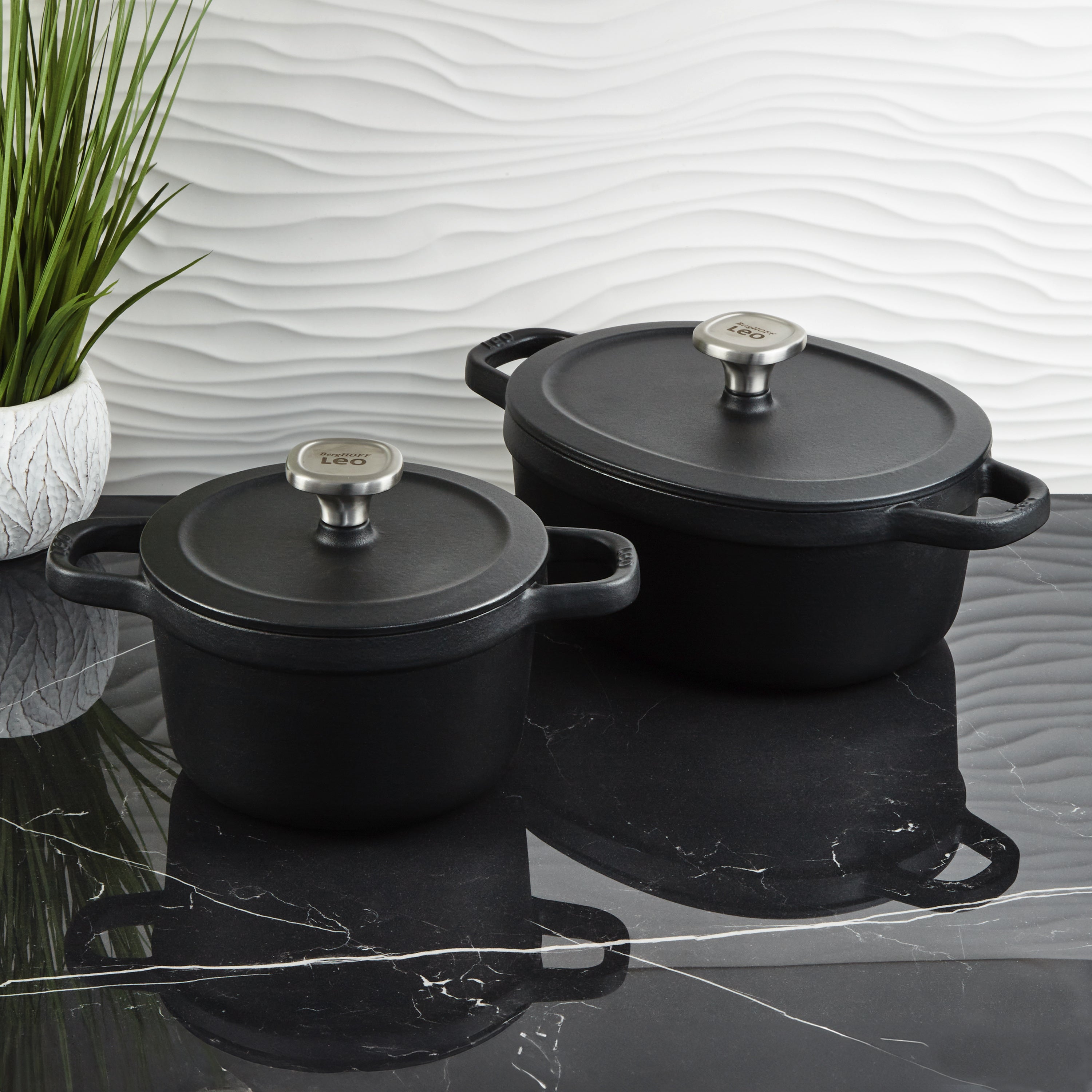 BergHOFF Leo Graphite 4-Piece Cast Iron Stockpot Set with Lids - Durable Cookware for Soups, Stews & Boiling Pasta - Perfect for Home Chefs & Professional Kitchens