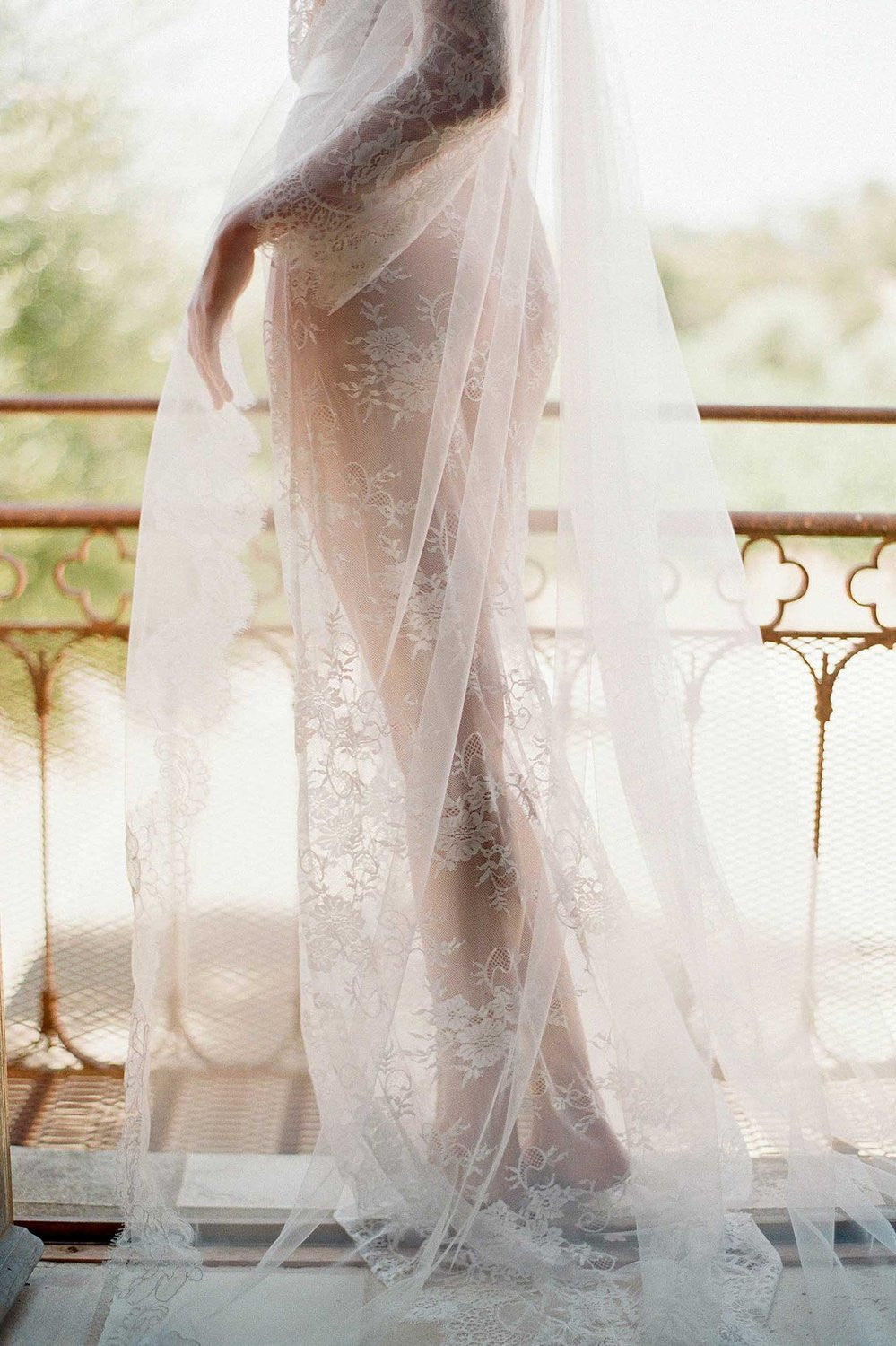 Elegant Ivory French Lace Scallop Edge Cathedral Wedding Veil - Perfect for Bridal Gowns, Formal Weddings & Romantic Ceremonies