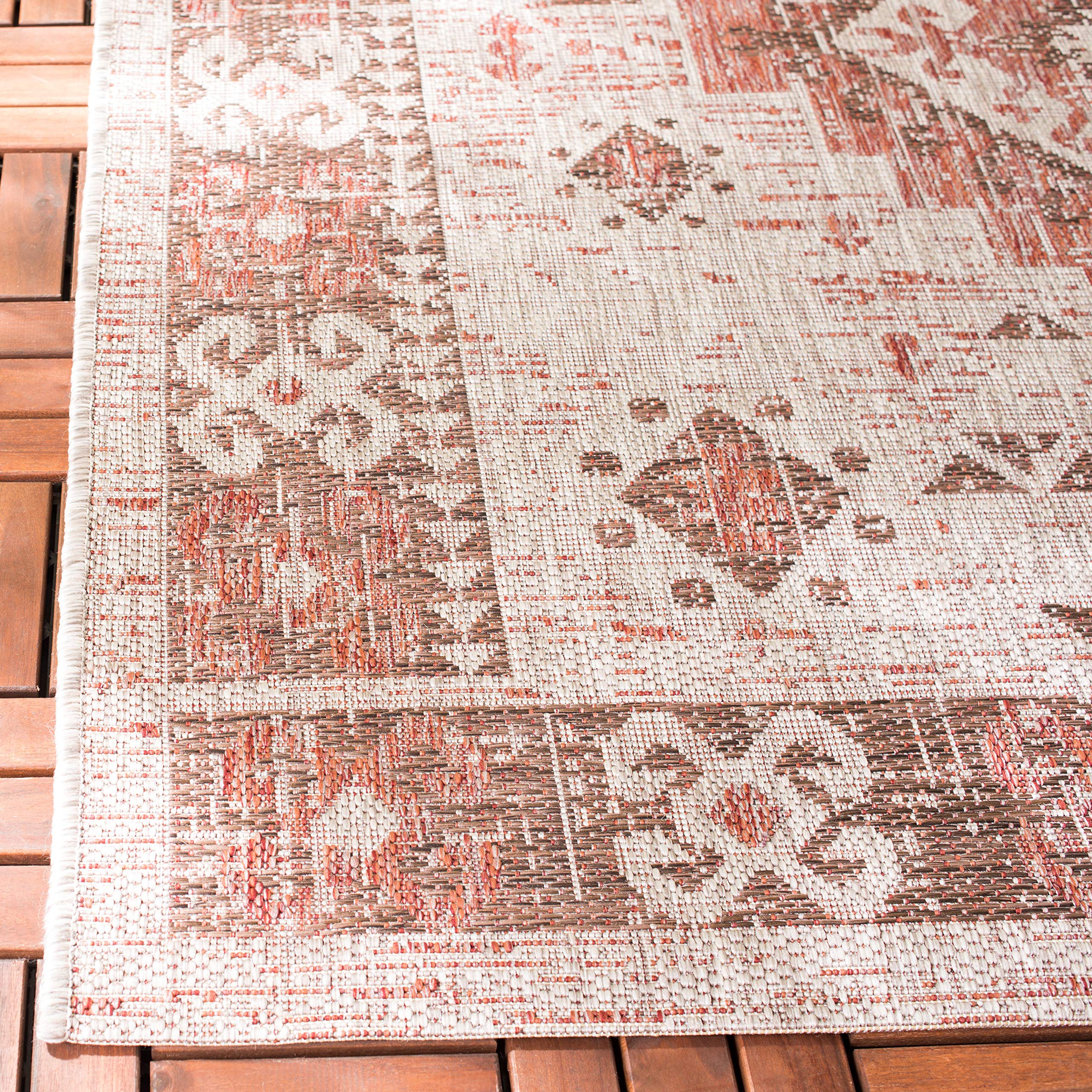SAFAVIEH Courtyard Collection 6'7