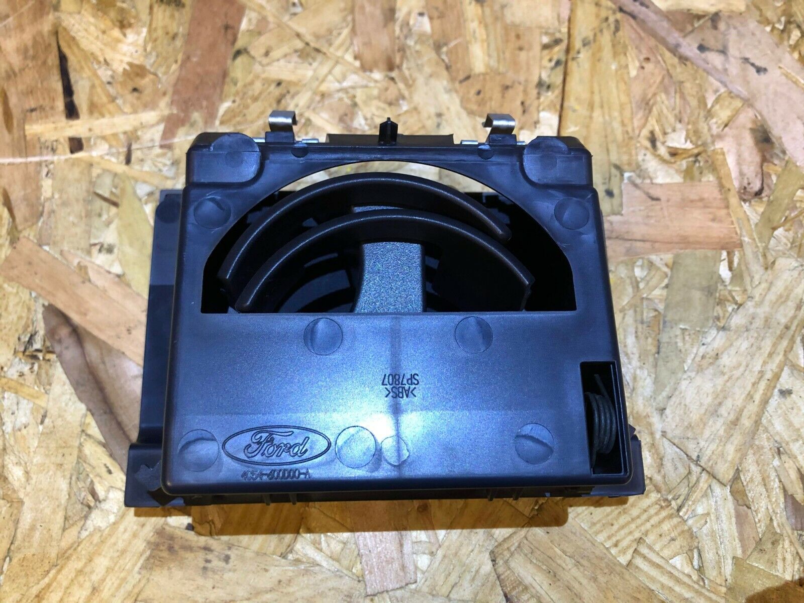 Brand New 05-07 Ford Super Duty F250 F350 F450 F550 Dash Cup Holder #107 - Perfect for Road Trips & Daily Commutes