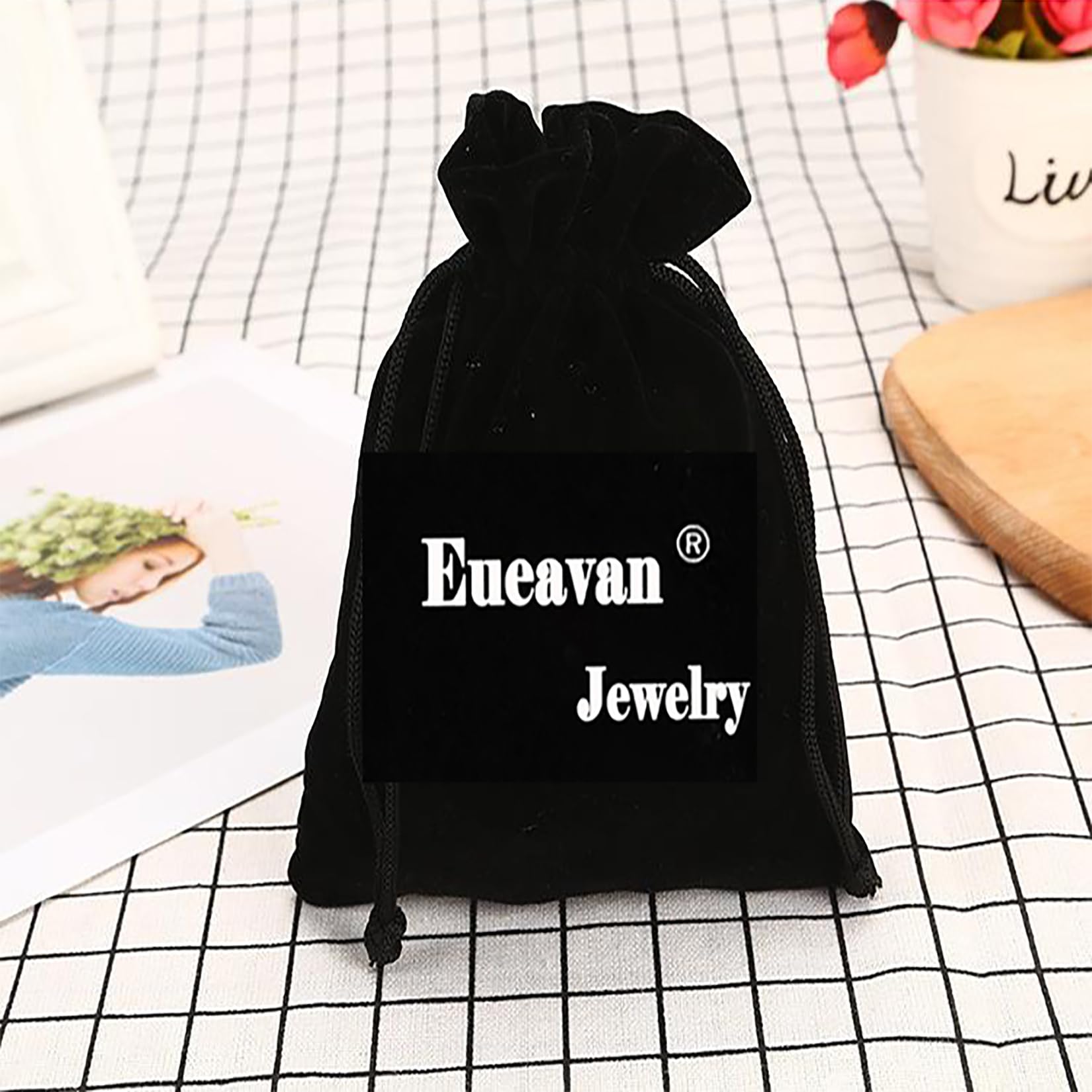 EUEAVAN Christian Jesus Fish Necklace - Ichthus Fish Cross Pendant for Women, Religious Symbol Jewelry Gift for Baptism, Church, Bible Study & Daily Wear