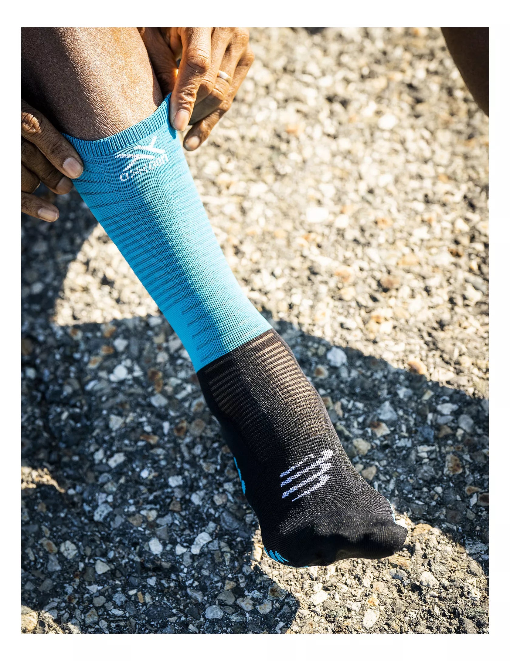 Compressport Mid Compression Socks for Men & Women - Performance Running, Hiking & Recovery Socks - Mosaic Blue/Black (XU00005B5028) - Ideal for Marathon Training, Travel & Varicose Vein Relief