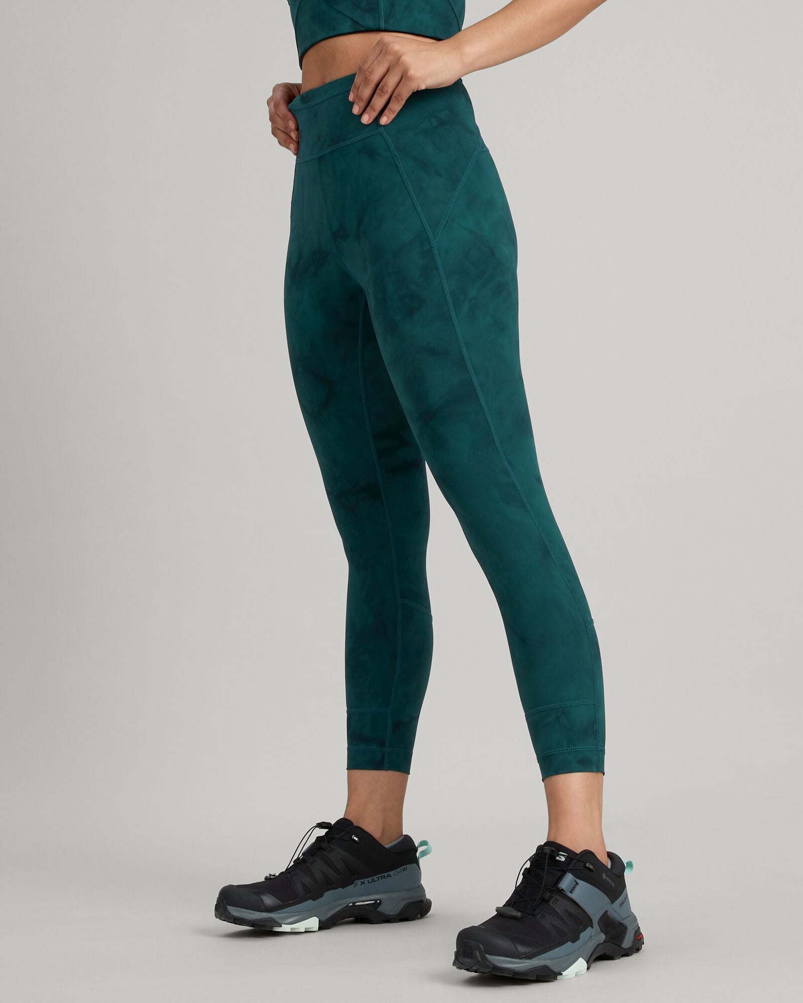 WELL.DER.NESS Move Women's 7/8 Leggings - Deep Lagoon Sunburst Print Yoga Pants for Workout, Running & Lounge Wear