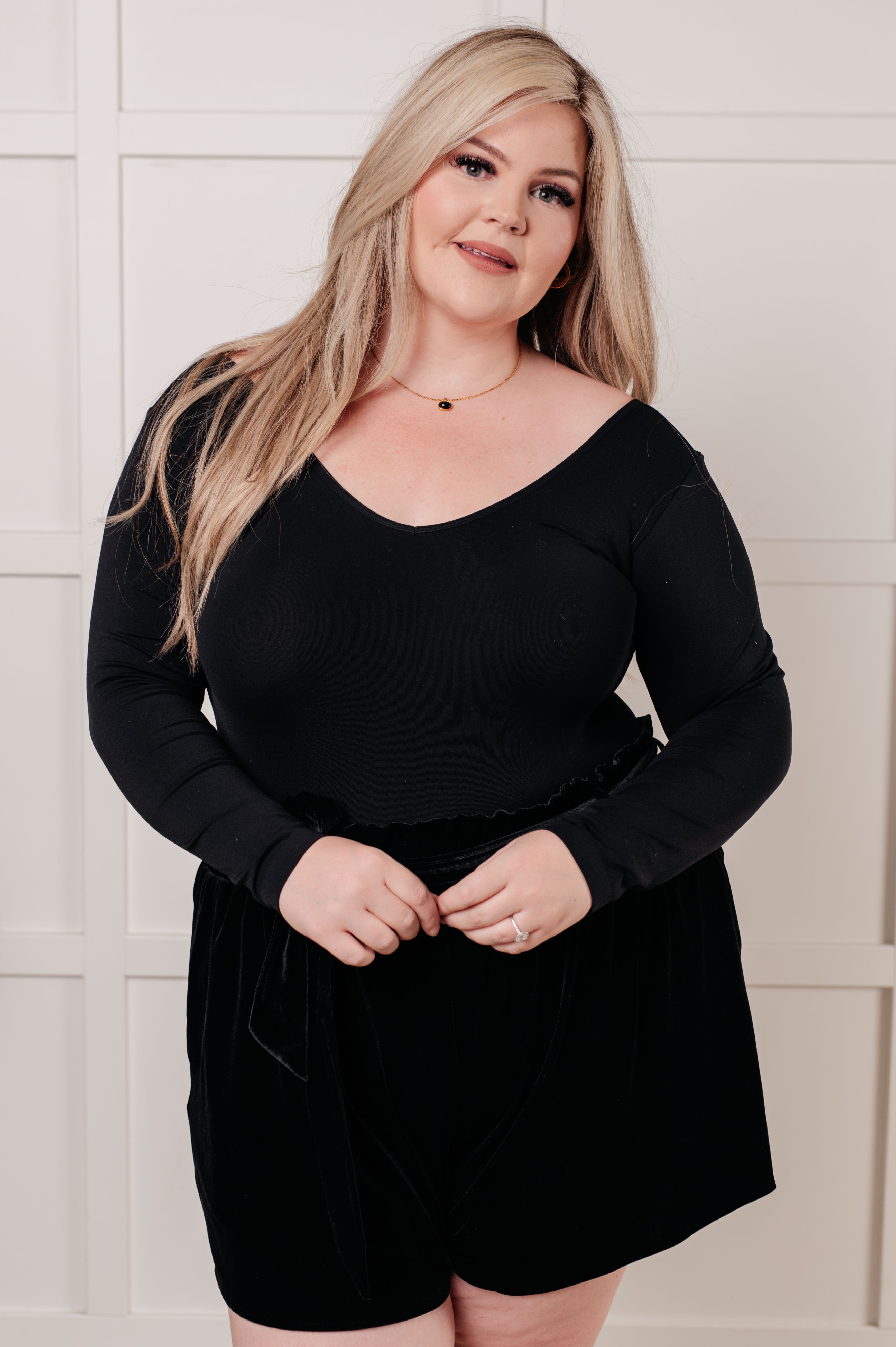 Seamless Reversible V-Neck Basic Black T-Shirt for Women - Comfortable Everyday Wear & Layering Essential
