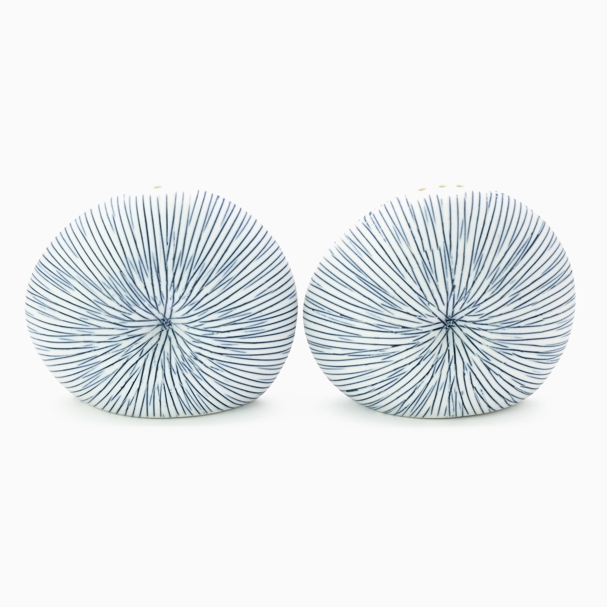 Blue Seashell Salt and Pepper Shakers Set - Elegant Ceramic Spice Dispenser for Kitchen & Dining Table - Perfect for Beach House Decor, Coastal Theme Parties, and Seafood Dinner Table Setting