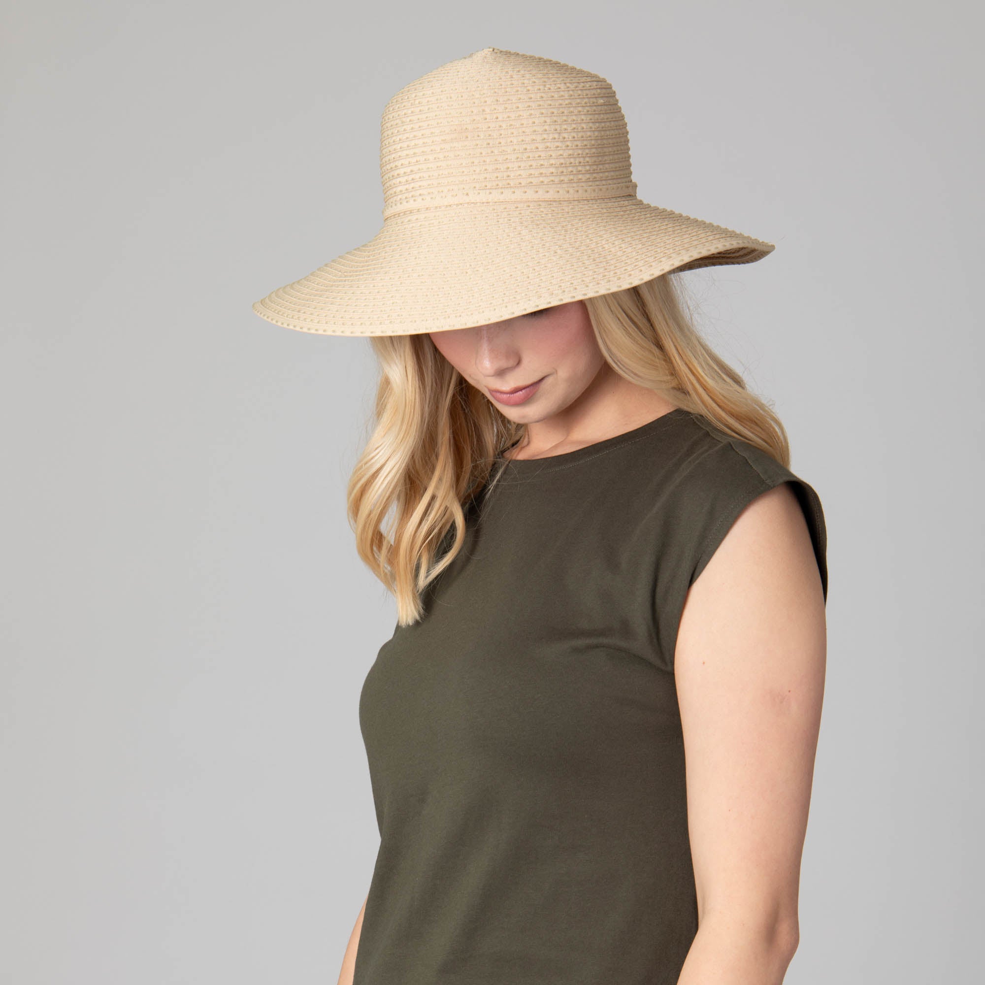 Stylish Women's Ribbon Crusher Hat with Medium Brim - Perfect for Outdoor Activities, Beach, and Summer Fashion