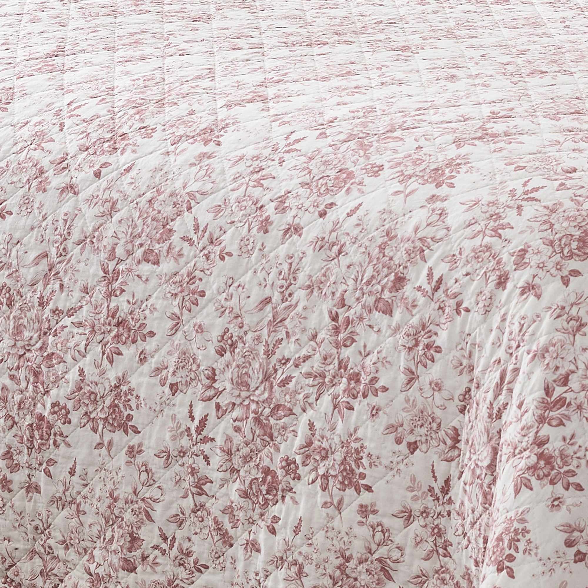 Peony Toile Reversible Cotton Quilt Set - Queen Size Floral Bedding with Matching Shams - Perfect for Farmhouse & French Country Bedroom Decor