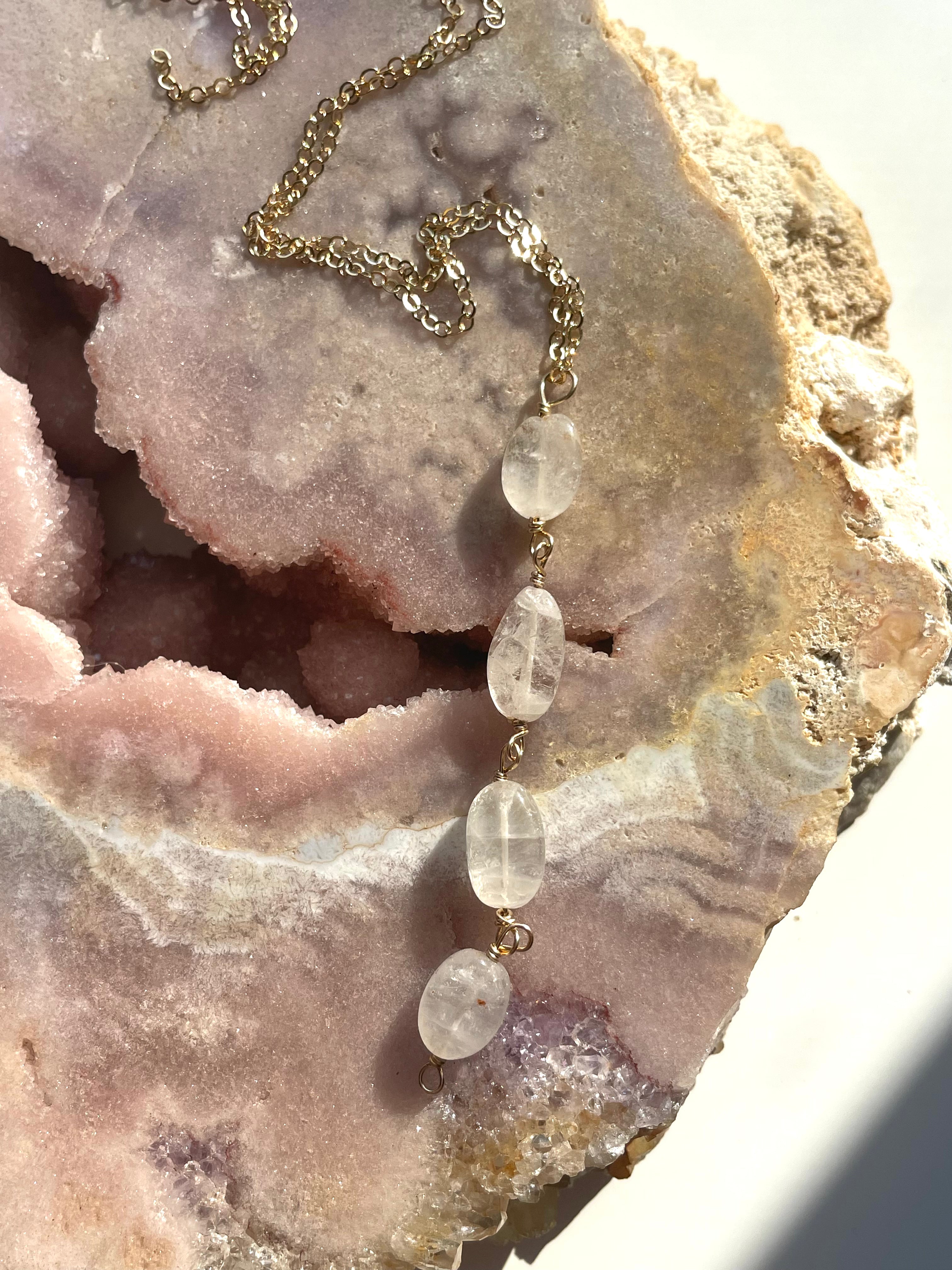 Natural Clear Quartz Lariat Necklace for Women - Healing Crystal Pendant Jewelry for Meditation, Yoga & Spiritual Energy