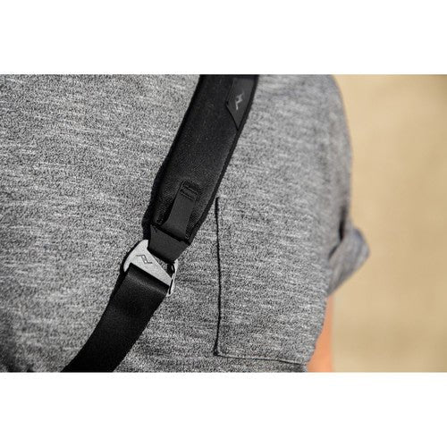 Peak Design Everyday Sling Bag 3L (Black) - Compact Camera Bag for DSLR & Mirrorless - Perfect for Travel, Hiking & Urban Commute