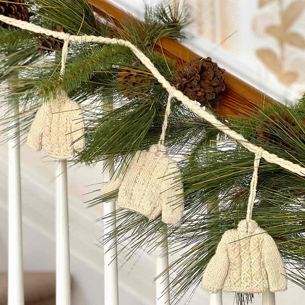 Fisherman Knit Sweater Garland - Handmade Wool Christmas Decor for Fireplace, Tree & Holiday Home Decor