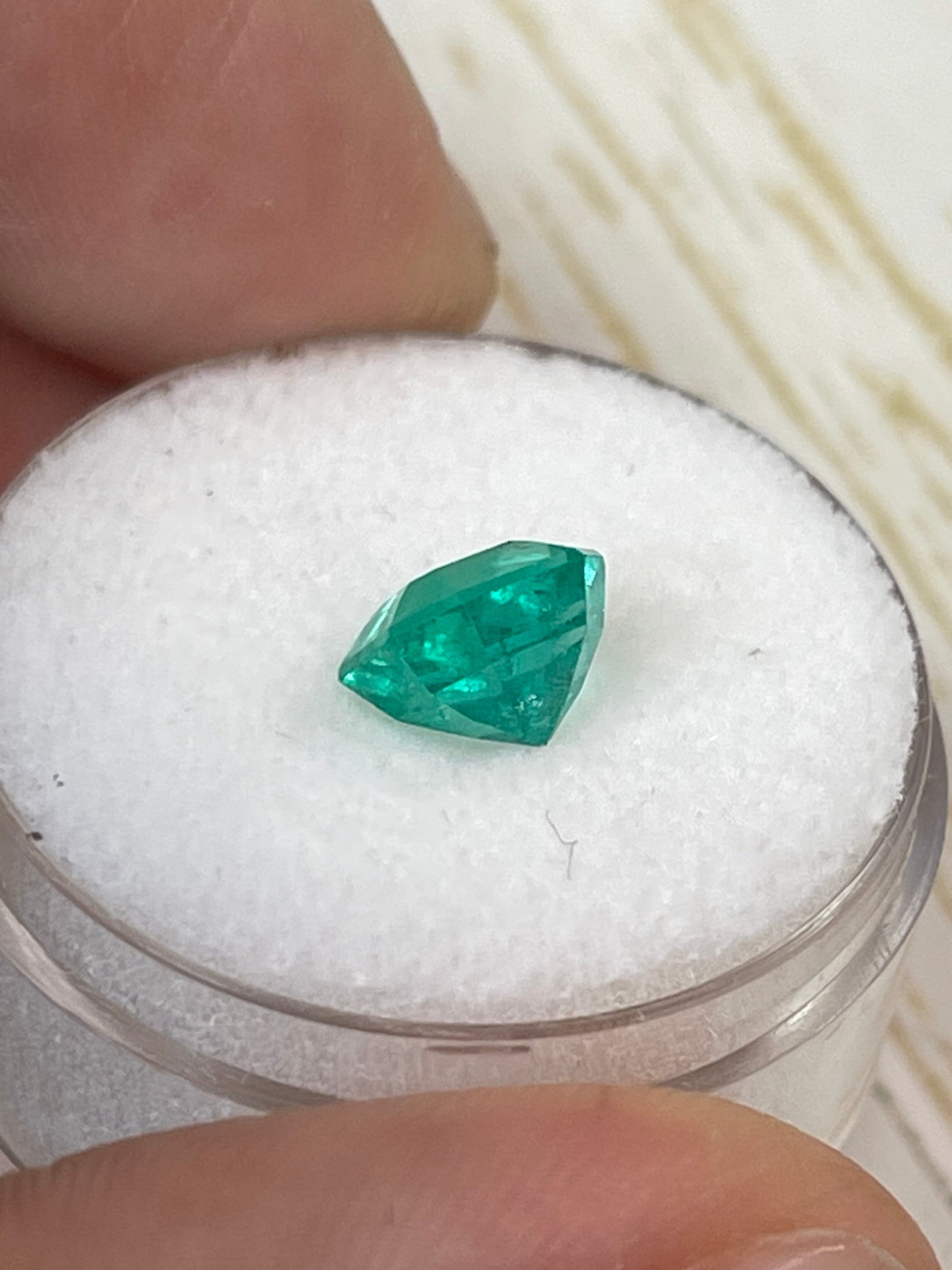 1.79 Carat 7.5x7mm Crystalline Green Asscher Cut Natural Colombian Emerald Gemstone for Jewelry Making - Perfect for Engagement Rings, Earrings & Pendants