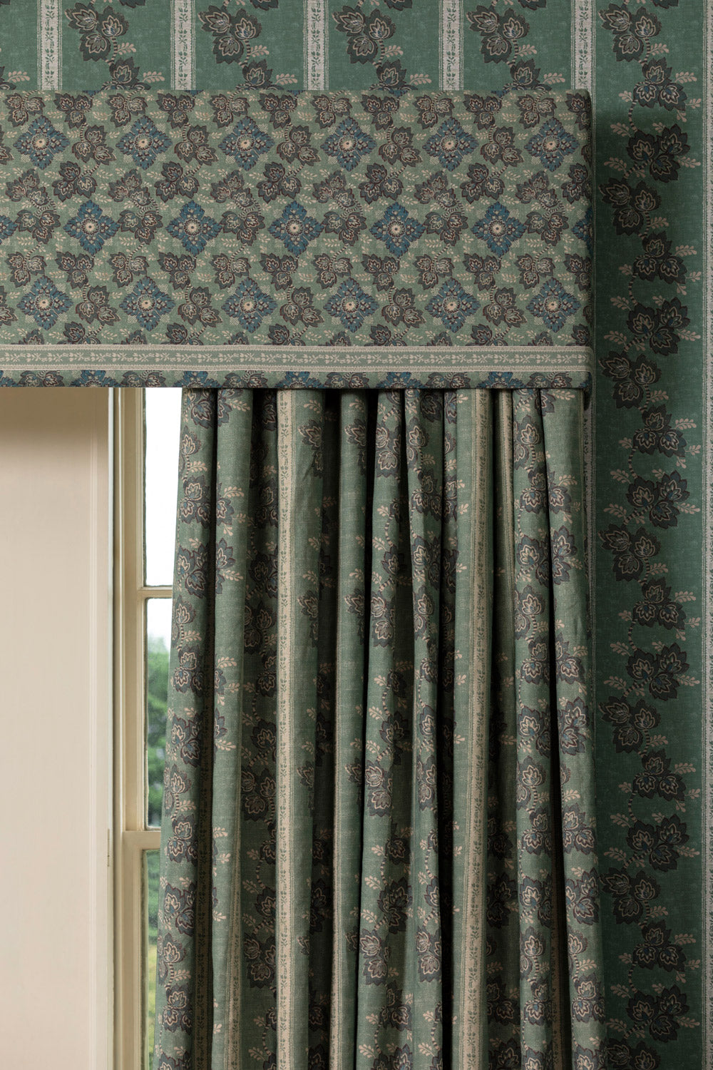 Premium Somborne Linen Teal Tablecloth - Soft & Elegant Dining Table Cover for Home, Party & Wedding Decor