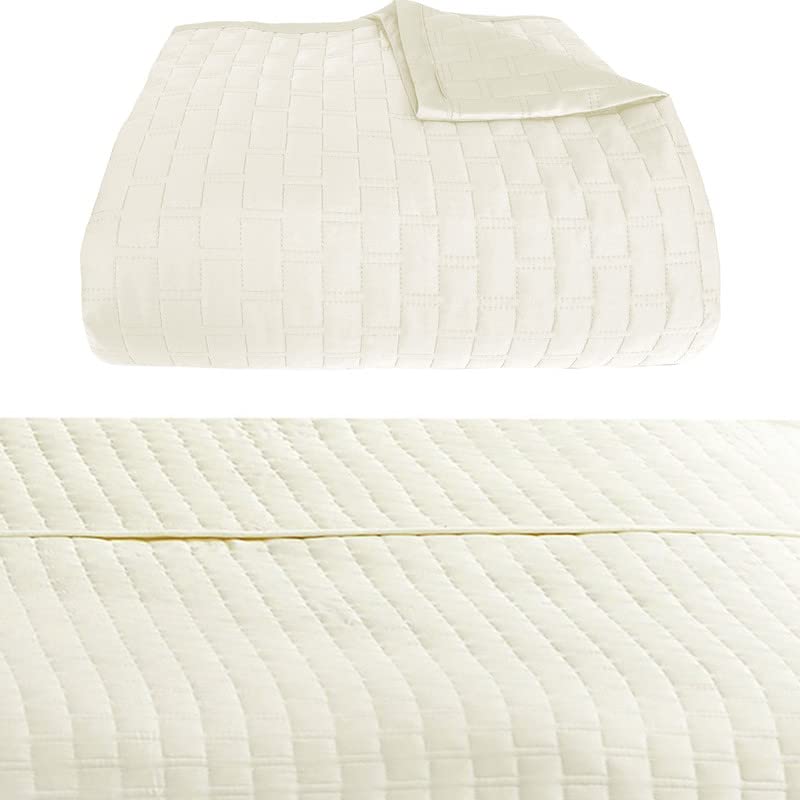 BedVoyage Bamboo Viscose Cooling Blanket King Size - Lightweight Temperature Regulating Quilt Coverlet - Luxury Soft Bedding for Hot Sleepers - Ivory King Size Bed Cover - Perfect for Summer Nights & Air-Conditioned Rooms