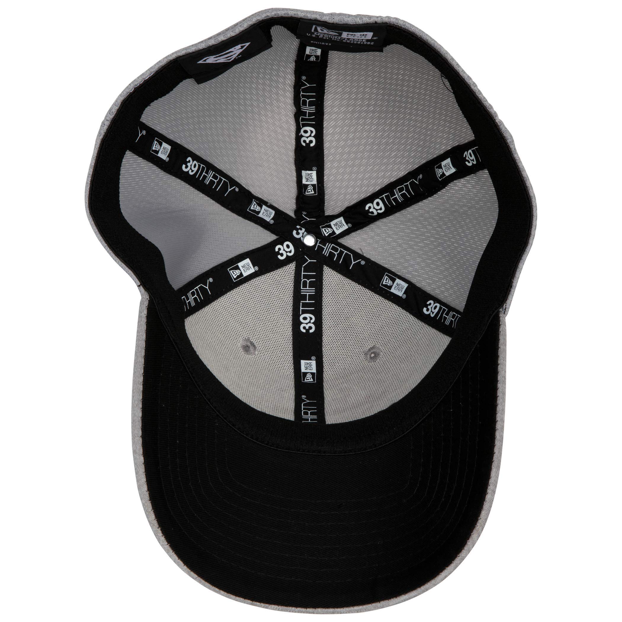 New Era Superman Symbol Grey Shadow Tech 39Thirty Fitted Hat for Men & Women - Small/Medium Size Adjustable Baseball Cap - Perfect for Superhero Fans, Sports Events & Casual Wear