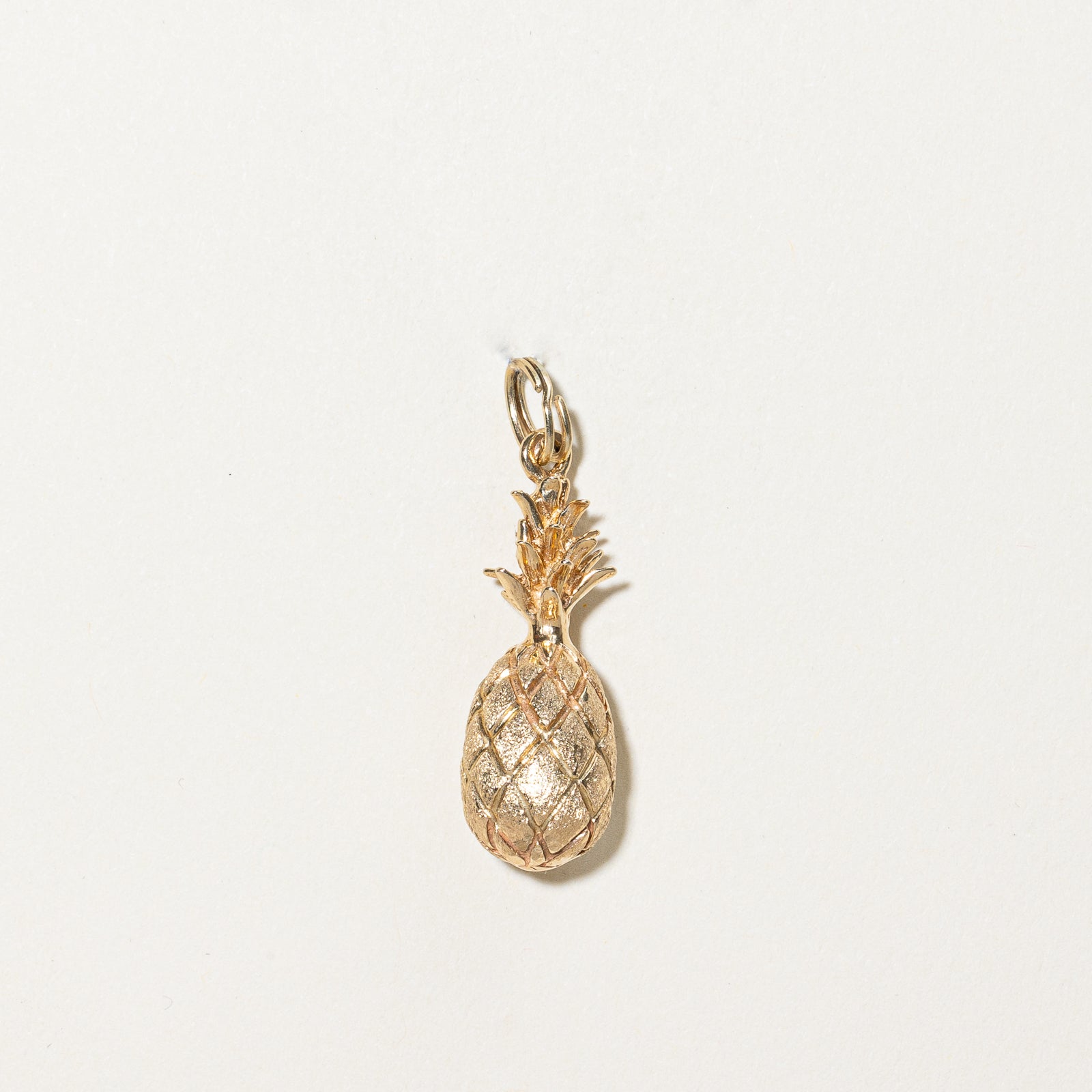 14K Yellow Gold Pineapple Charm Pendant Necklace for Women - Elegant Jewelry Gift for Birthday, Anniversary & Everyday Wear