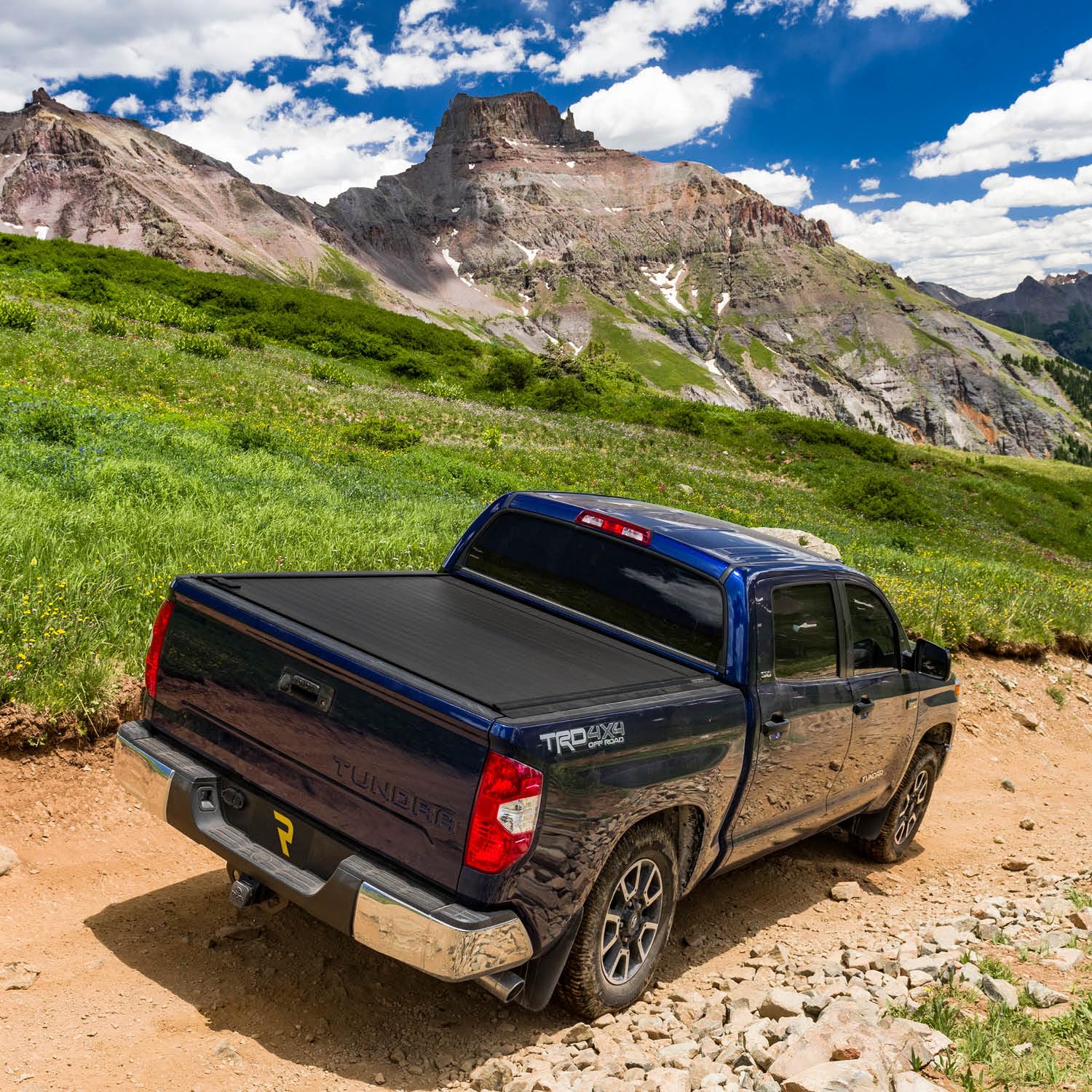 RetraxPRO MX Retractable Truck Bed Tonneau Cover for 2022-2025 Nissan Frontier King Bed & Crew Cab | 73.3