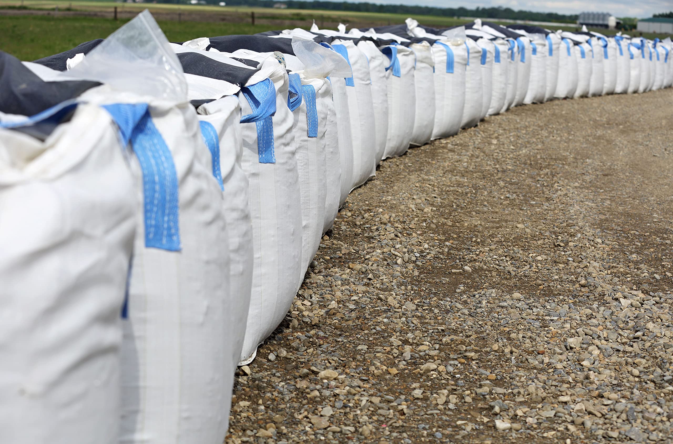 Heavy Duty 200-Gallon White Woven Polypropylene Contractor Trash Bags - DURASACK Builder's Bulk Bags for Demolition & Construction, 2200 lbs Capacity, Flap Top, Pack of 10 - Perfect for Job Site Cleanup, Debris Removal & Large Waste Disposal