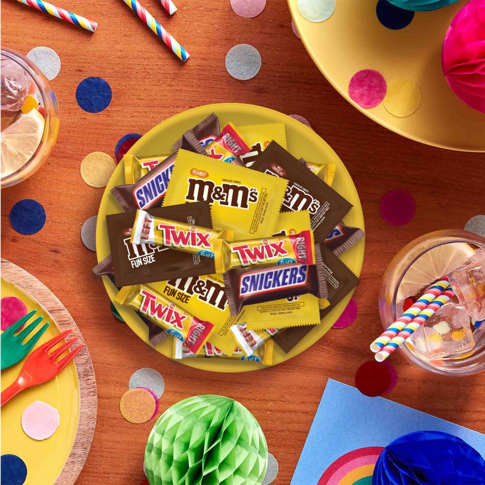 SNICKERS, M&M'S & TWIX Fun Size Chocolate Candy Variety Mix - 55 Piece Bag (31.18 oz) - Perfect for Halloween, Parties, Office Treats & Gift Baskets