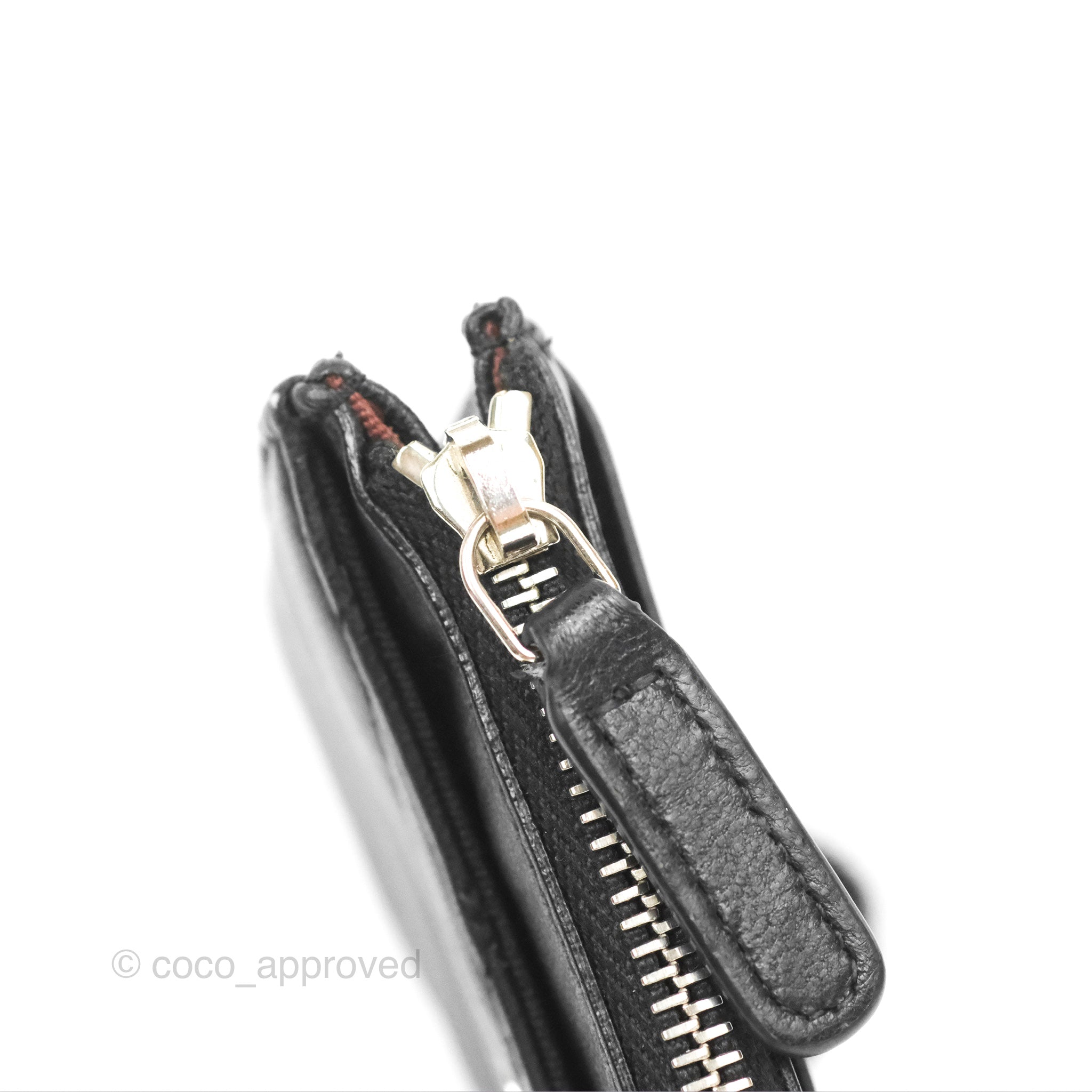 Chanel Chevron CC Zipped Card Holder in Black Lambskin with Silver Hardware - Luxury Compact Wallet for Everyday Use & Travel Essentials