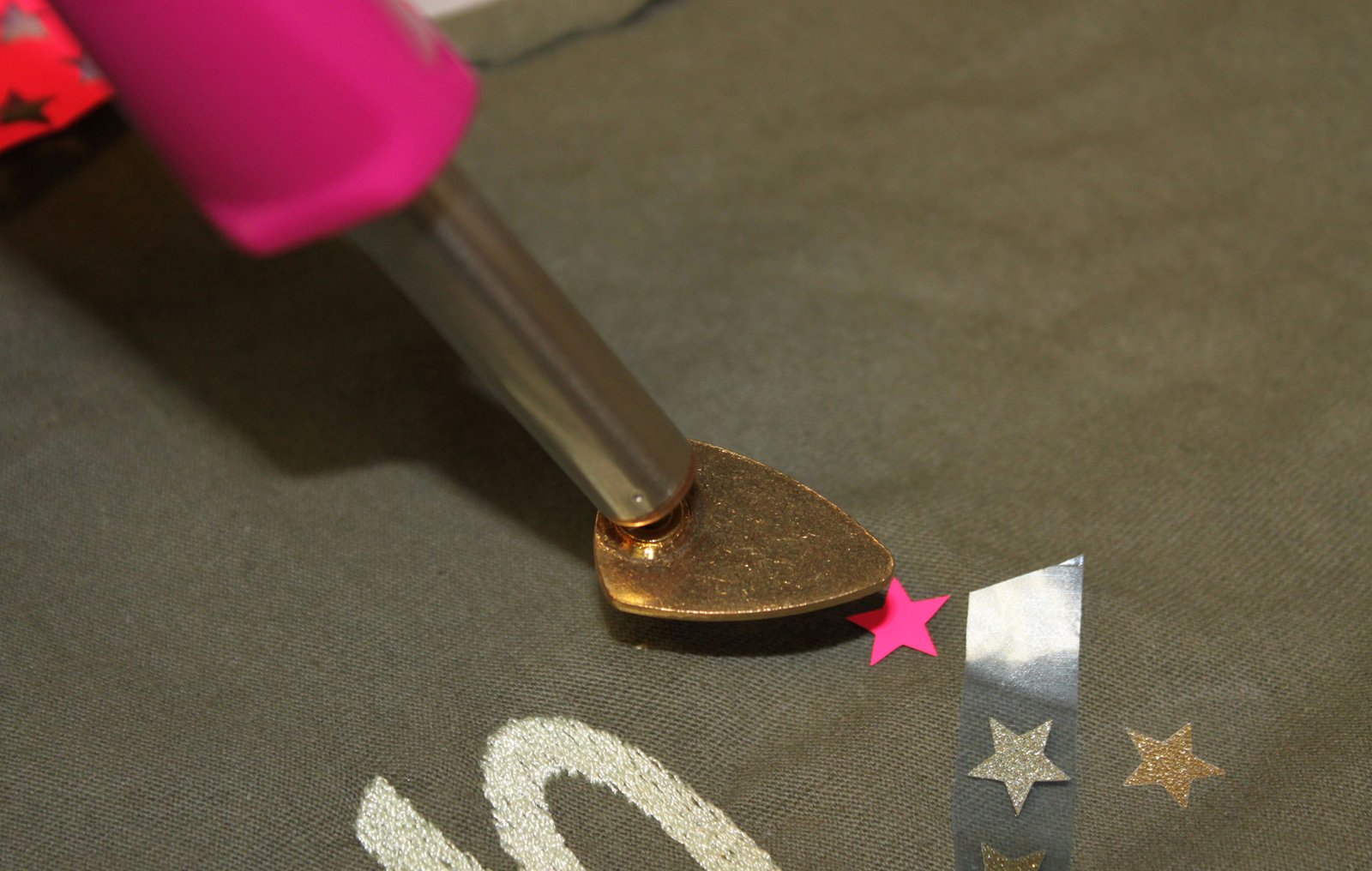 30 Stars Color Eglantine 1cm Glitter Flex Iron-On Patches for DIY Clothing, Bags & Accessories - Perfect for Customizing Jeans, Jackets & Backpacks