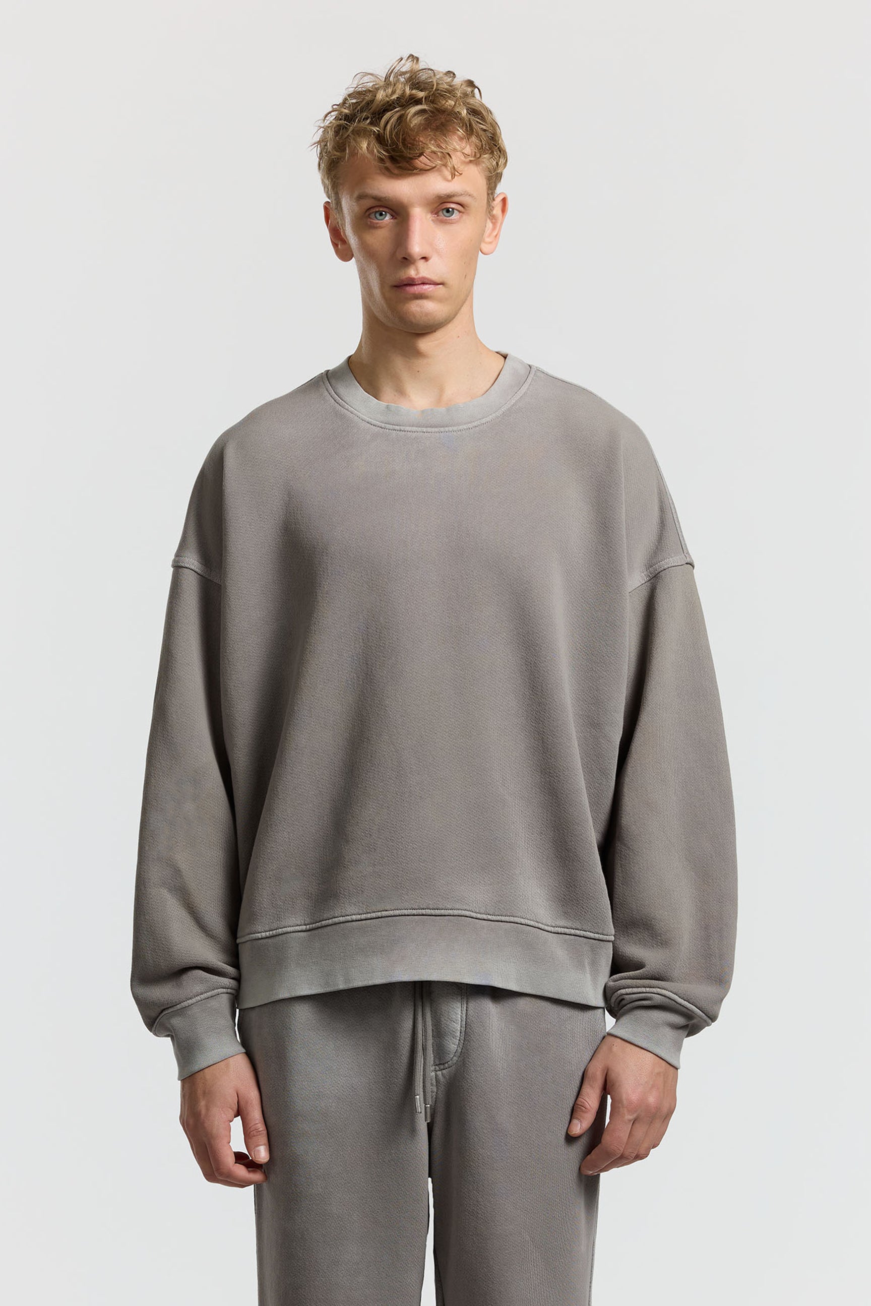Boston Vintage Cement Crew Neck Sweatshirt - Men's Casual Pullover for Streetwear & Everyday Comfort