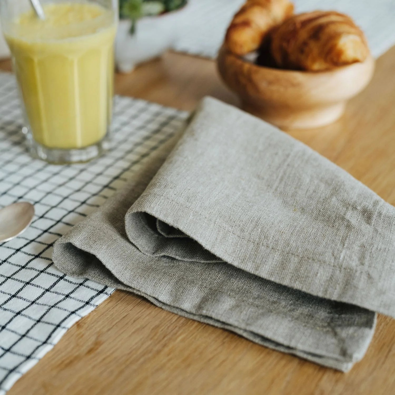 Premium Linen Napkins Set of 2 - 100% Natural Eco-Friendly Hemmed Table Linens for Dinner Parties, Weddings & Everyday Elegant Dining