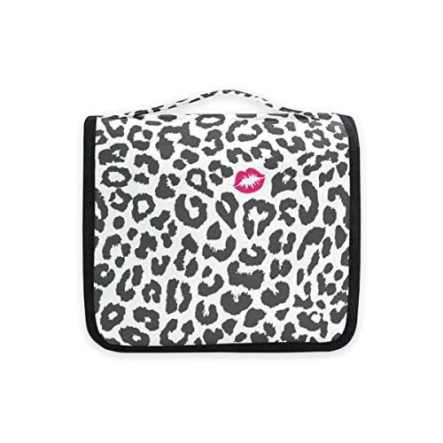 Leopard Kiss