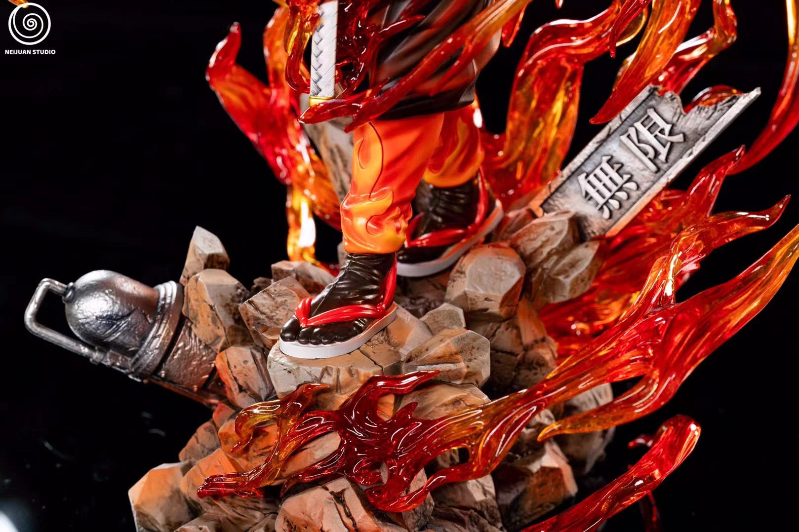 NeiJuan Studio Rengoku Kyoujurou Flame Hashira Figure - Demon Slayer Anime Collectible for Home Decor & Otaku Gifts