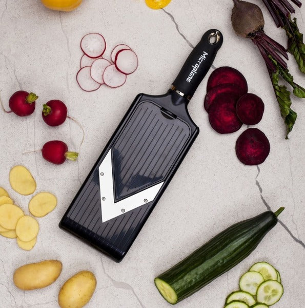 Microplane V Slicer Mandoline - Professional Vegetable & Fruit Slicer for Perfect Julienne Cuts - Ideal for Salads, Stir-Fries & Garnishing
