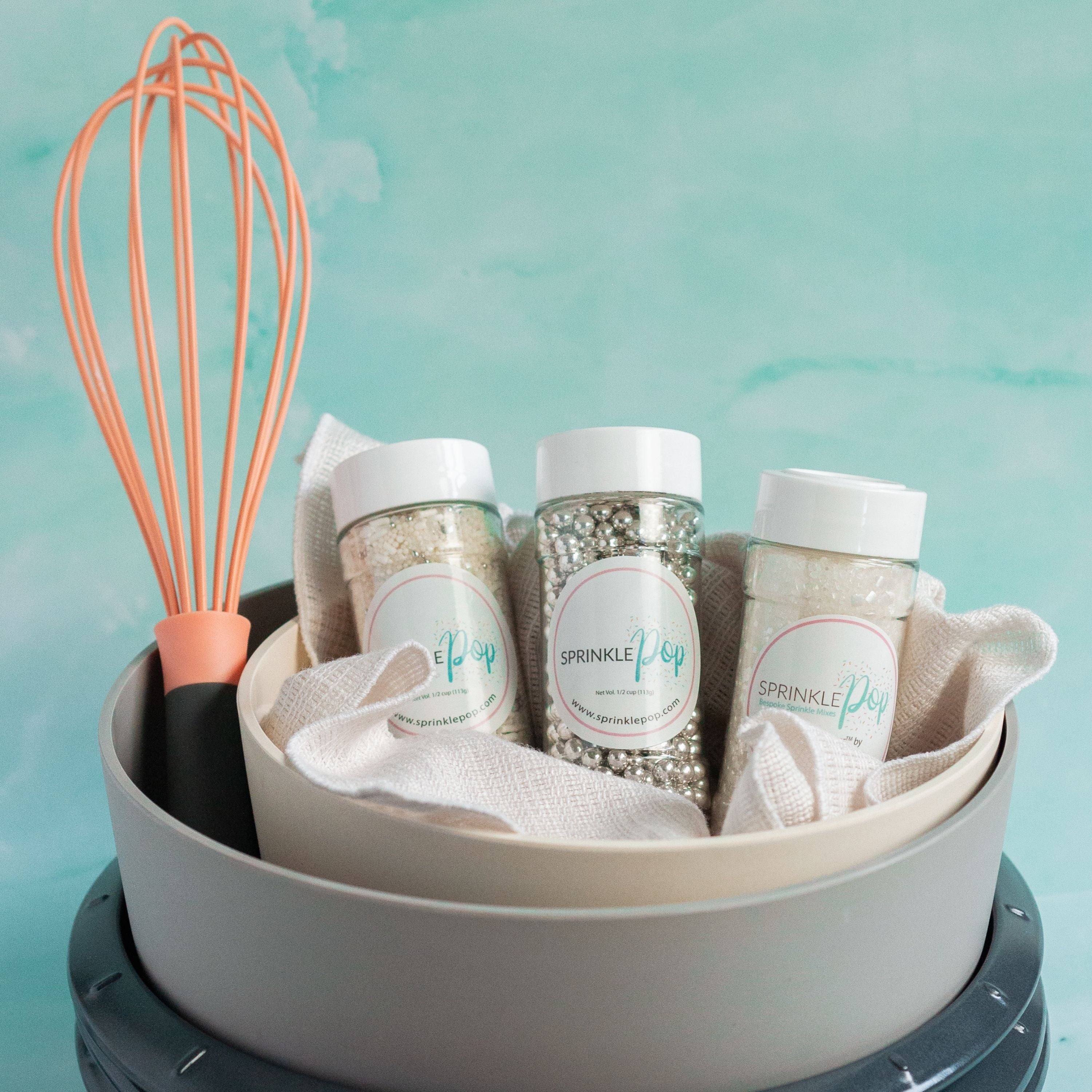 BergHOFF Leo 2-Piece Whisk and Scraper Baking Set - Perfect for Mixing Cake Batter, Cookie Dough & Pancake Batter