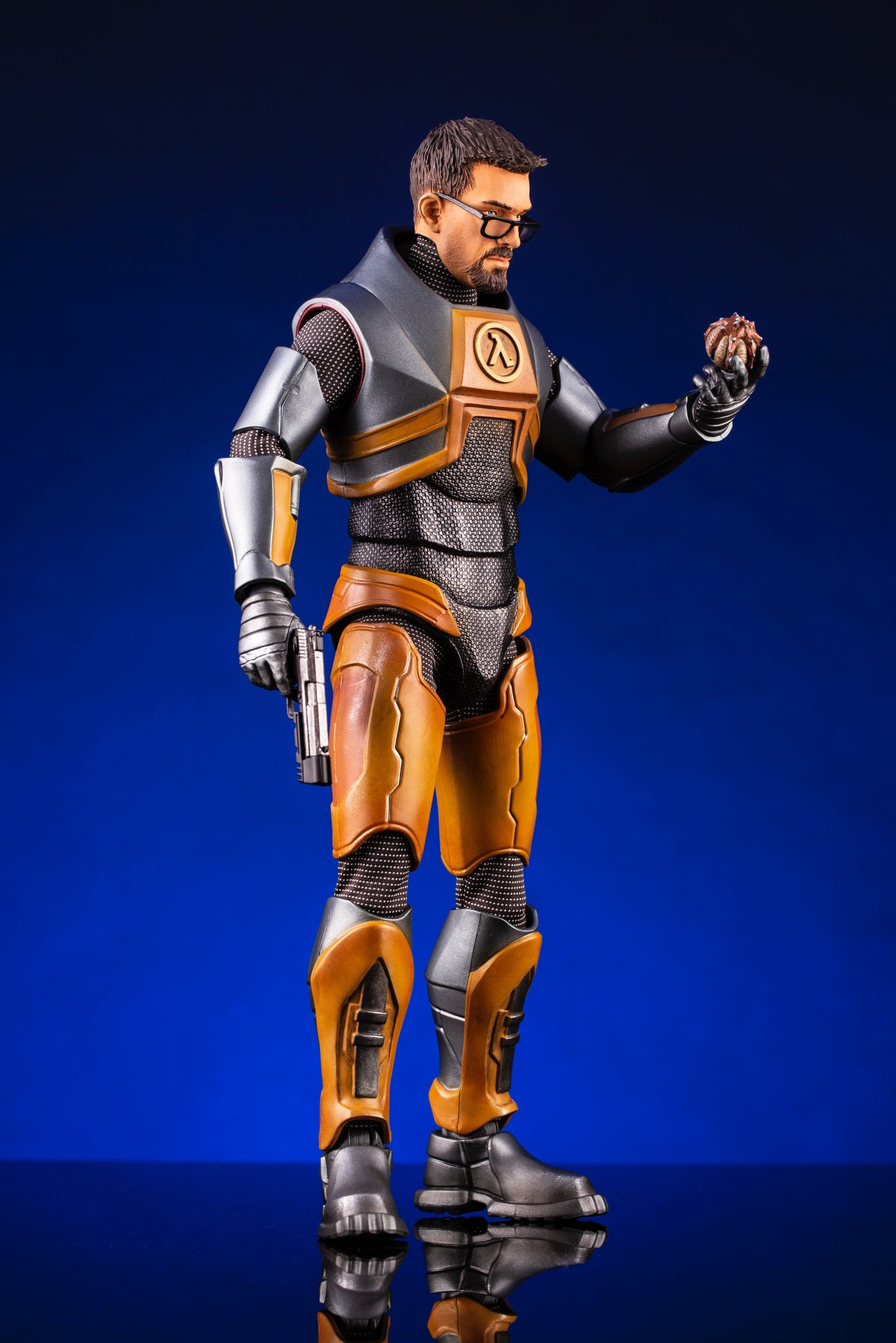 Half Life - Gordon Freeman 1/6 Scale Collectible Action Figure for Gamers & Fans | Perfect for Display, Cosplay & Gaming Room Decor