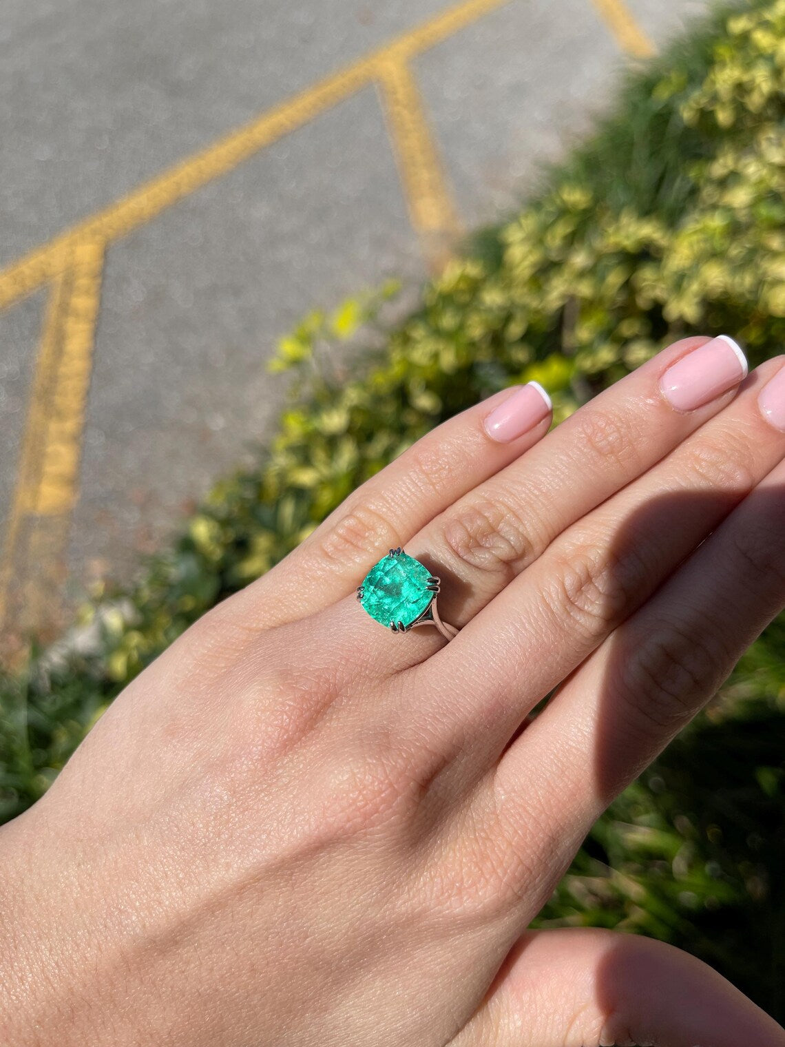 7.49ct Cushion Cut Colombian Emerald Solitaire Engagement Ring - Natural Green Gemstone for Women, Wedding Proposal, Anniversary Gift - Perfect for Romantic Occasions & Special Celebrations